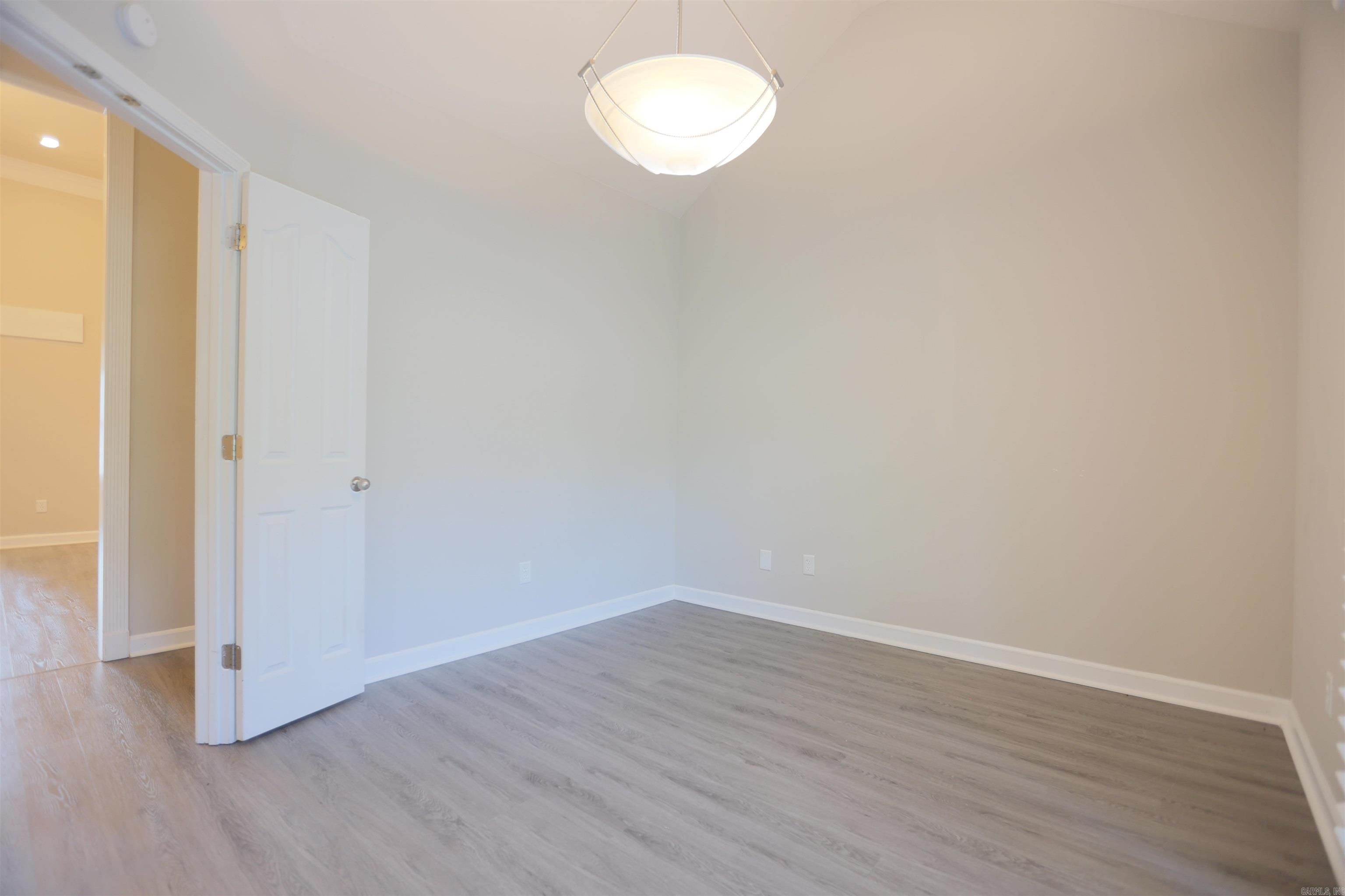 5008 Congressional Property Photo 9