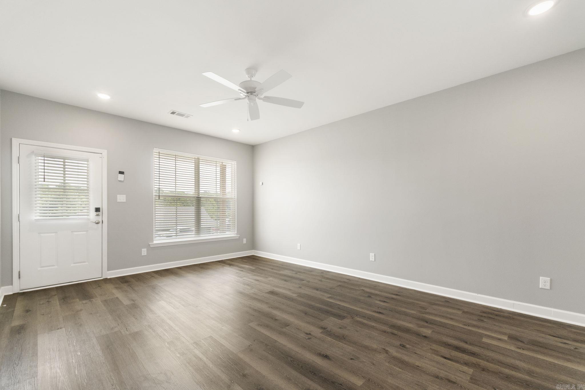 25 Wolfsbridge Loop Property Photo 11