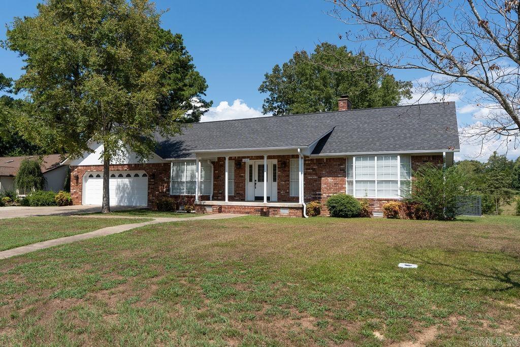 602 Edgewater Cove Property Photo 1