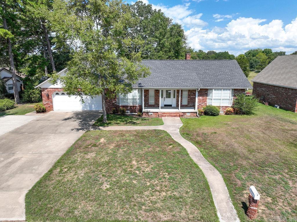 602 Edgewater Cove Property Photo 2