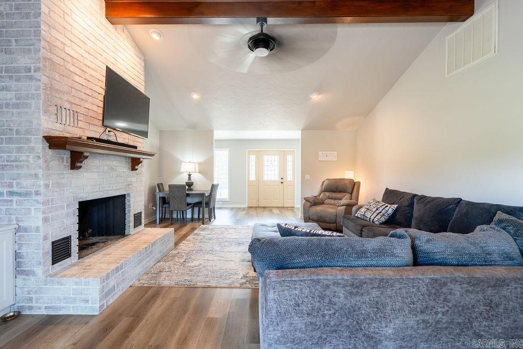 602 Edgewater Cove Property Photo 9