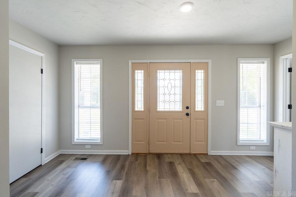 602 Edgewater Cove Property Photo 10