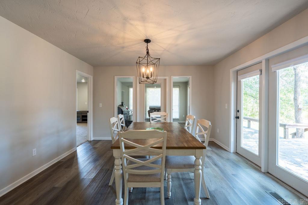 602 Edgewater Cove Property Photo 11