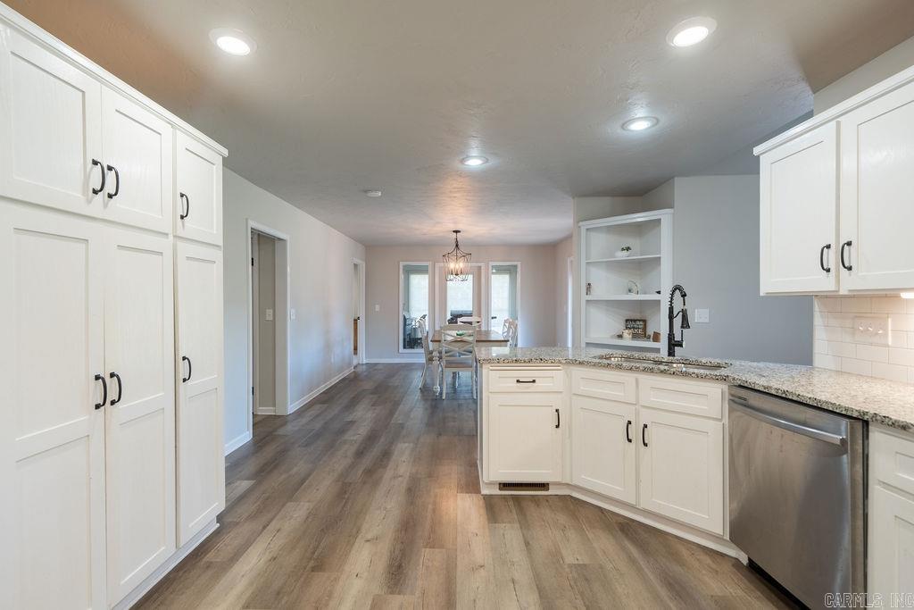 602 Edgewater Cove Property Photo 16