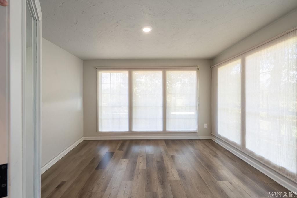 602 Edgewater Cove Property Photo 18