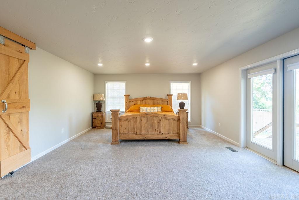 602 Edgewater Cove Property Photo 21