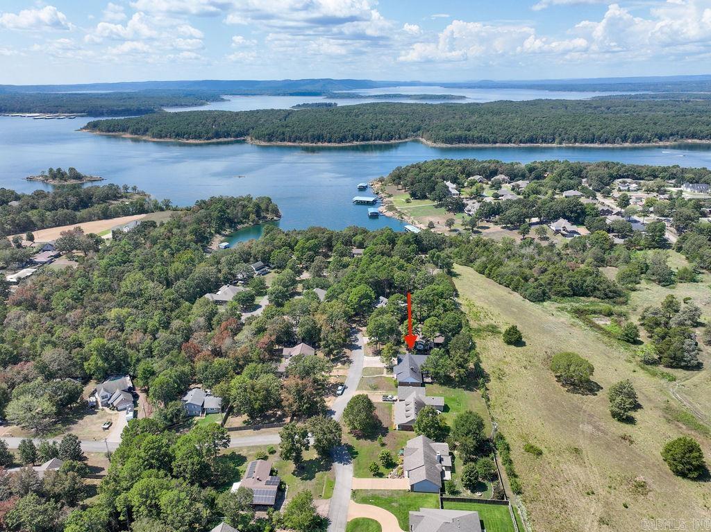 602 Edgewater Cove Property Photo 43