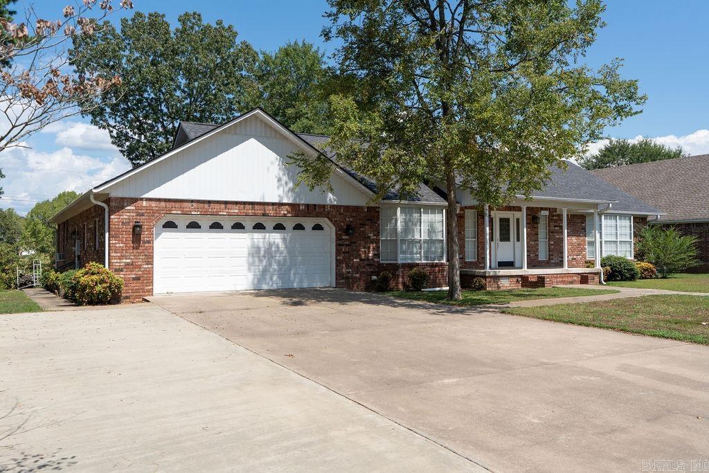 602 Edgewater Cove Property Photo 46