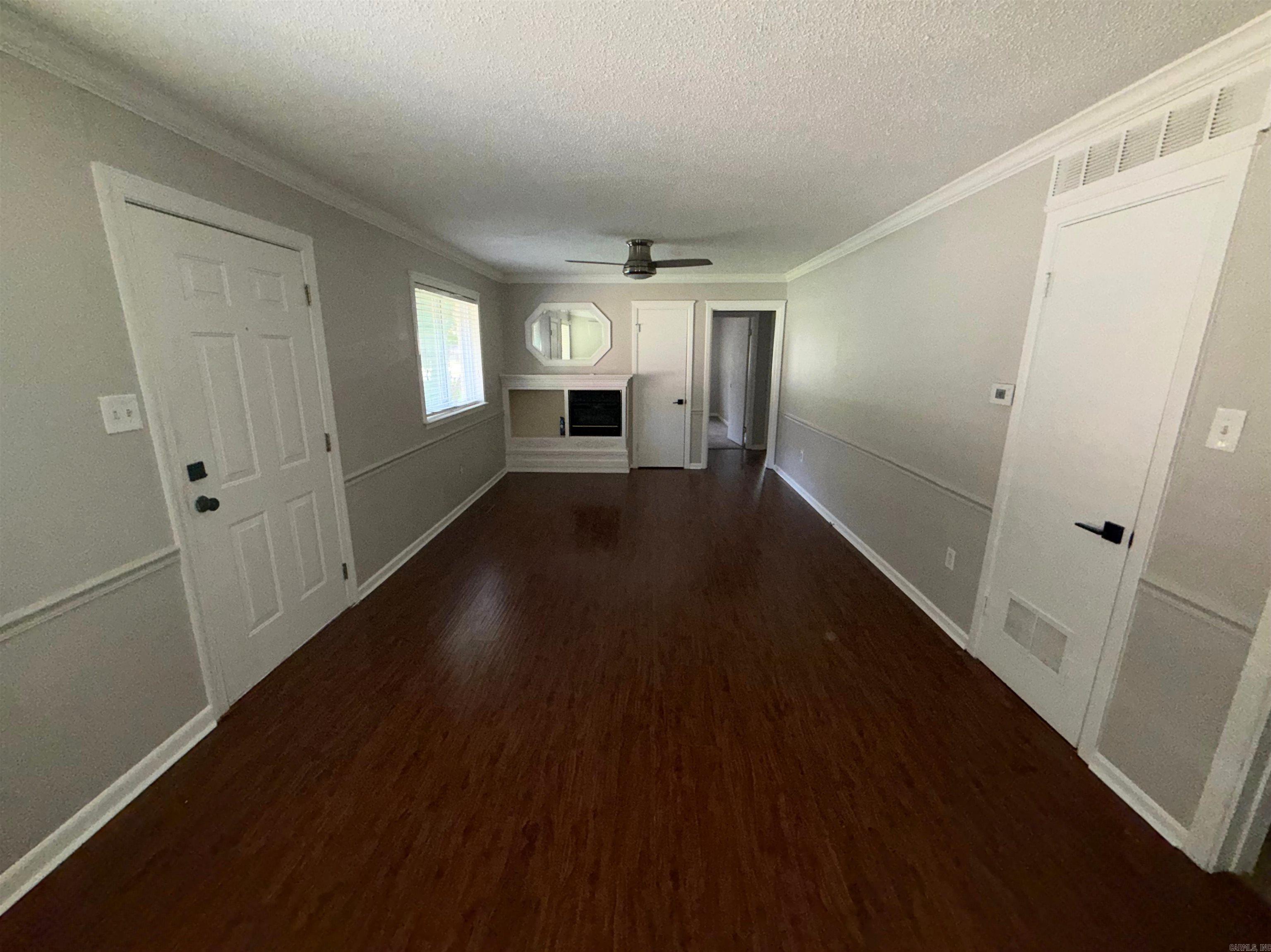 8013 Oakridge Drive Property Photo 6