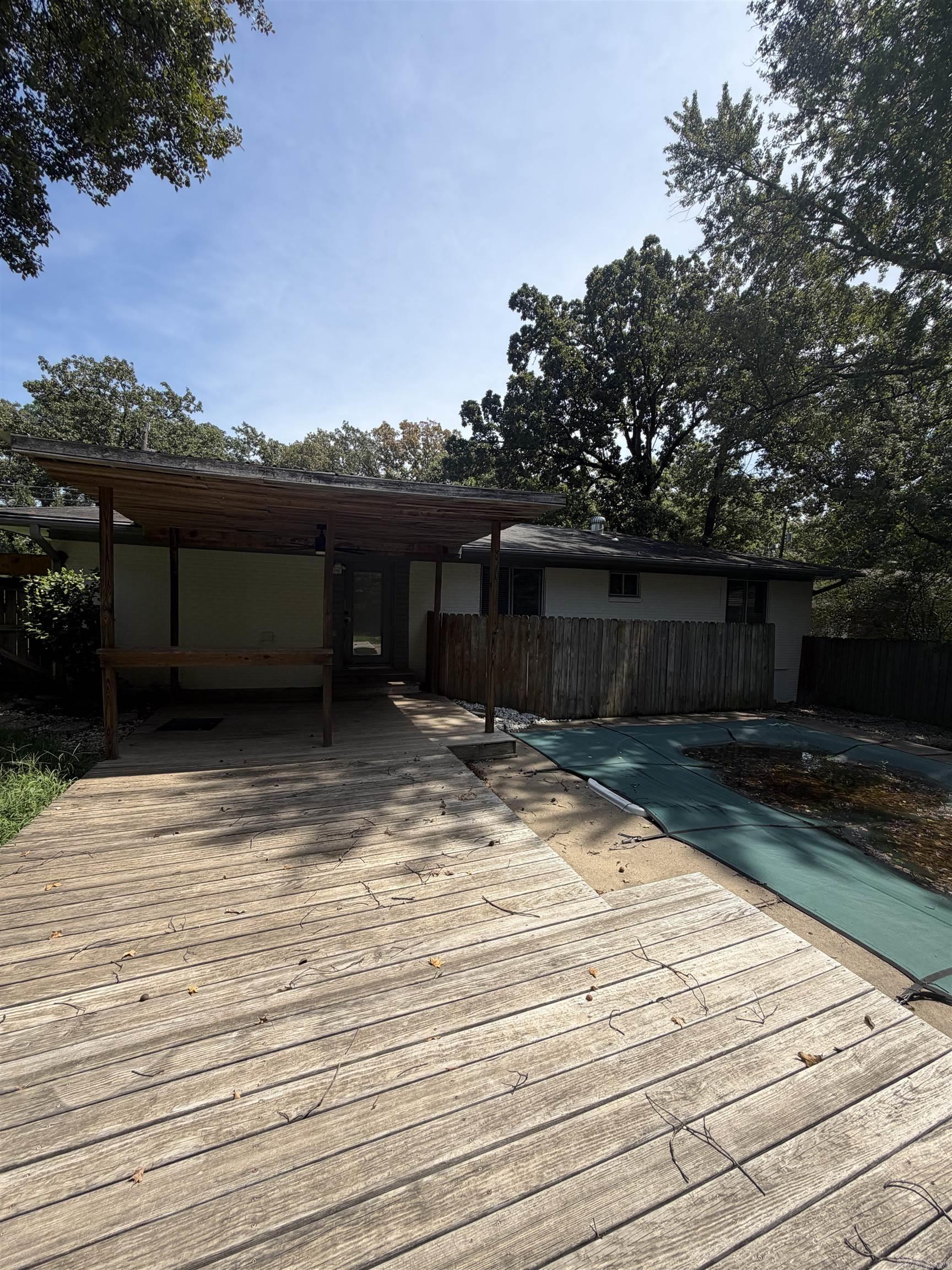 8013 Oakridge Drive Property Photo 10
