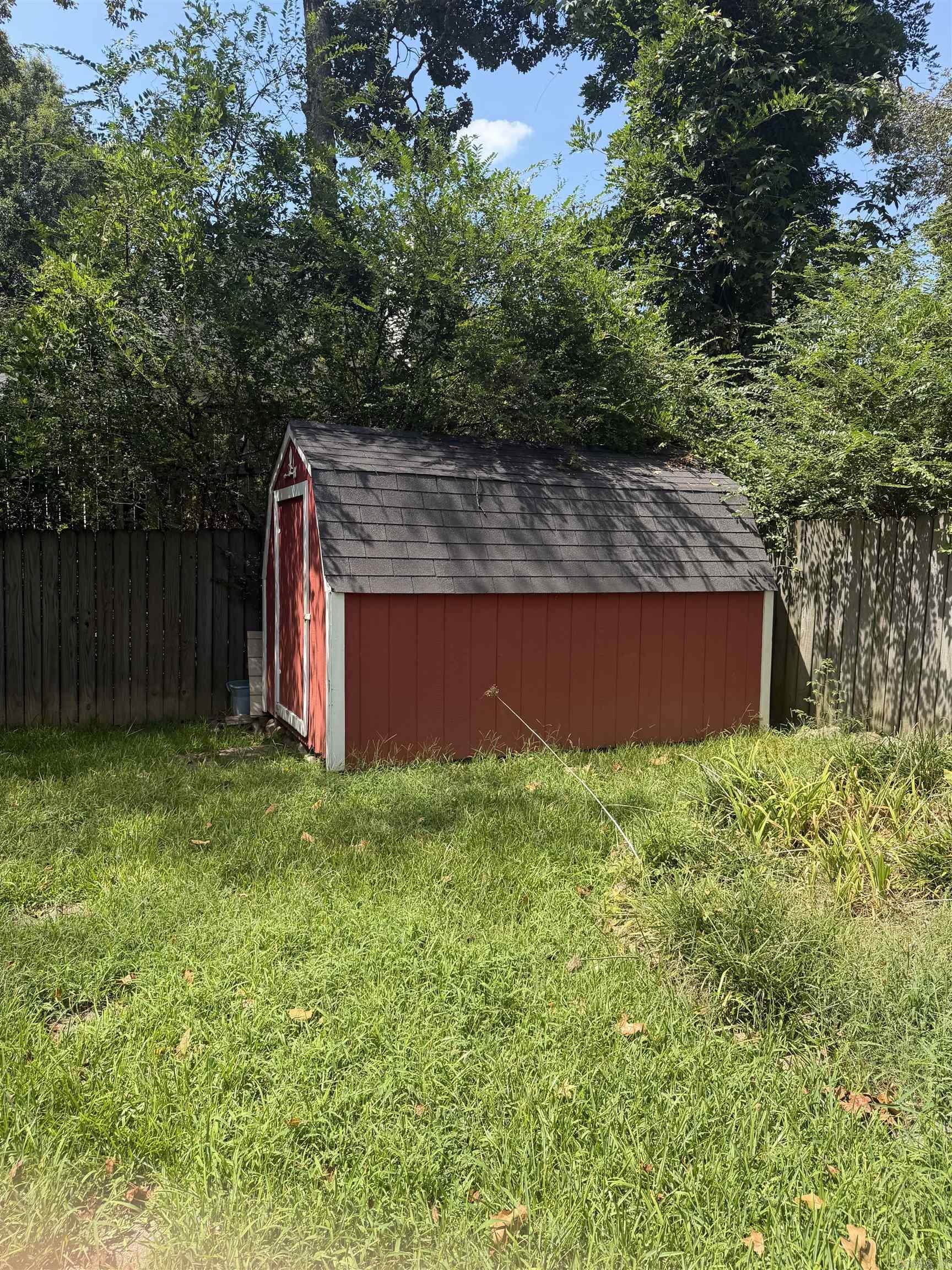 8013 Oakridge Drive Property Photo 13