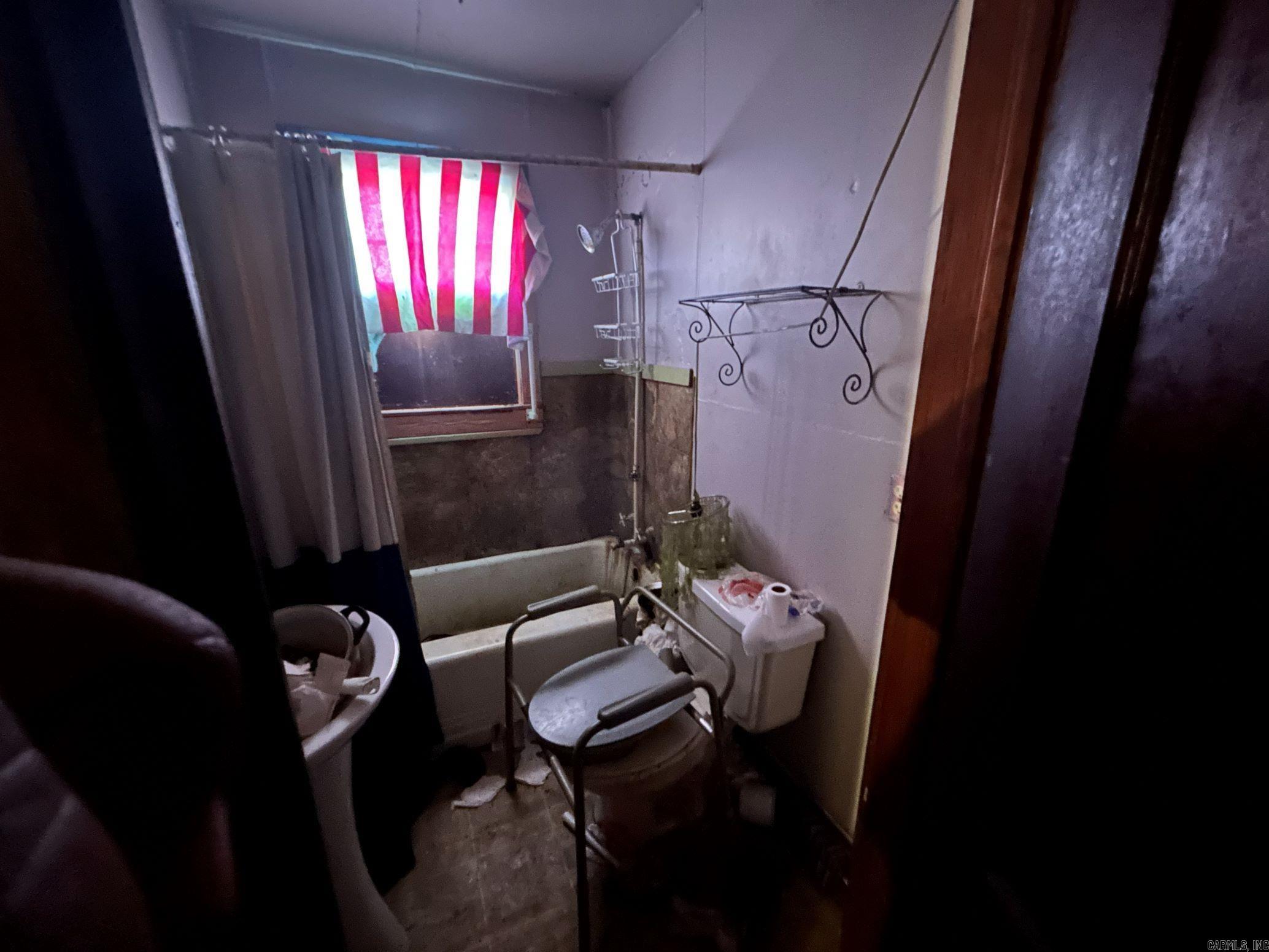 601 Van Buren Street Property Photo 7