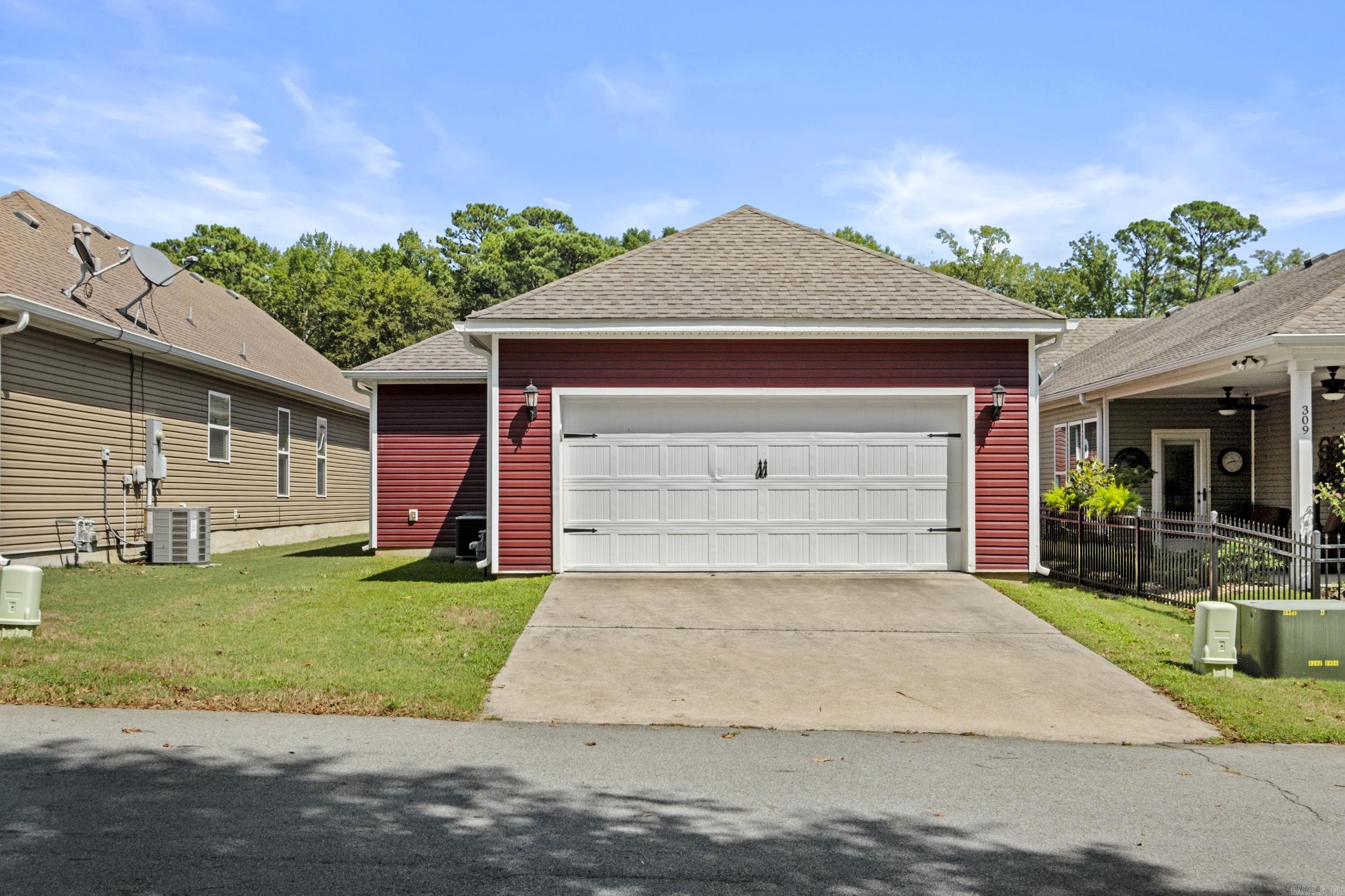 305 Prospect Park Loop Property Photo 32
