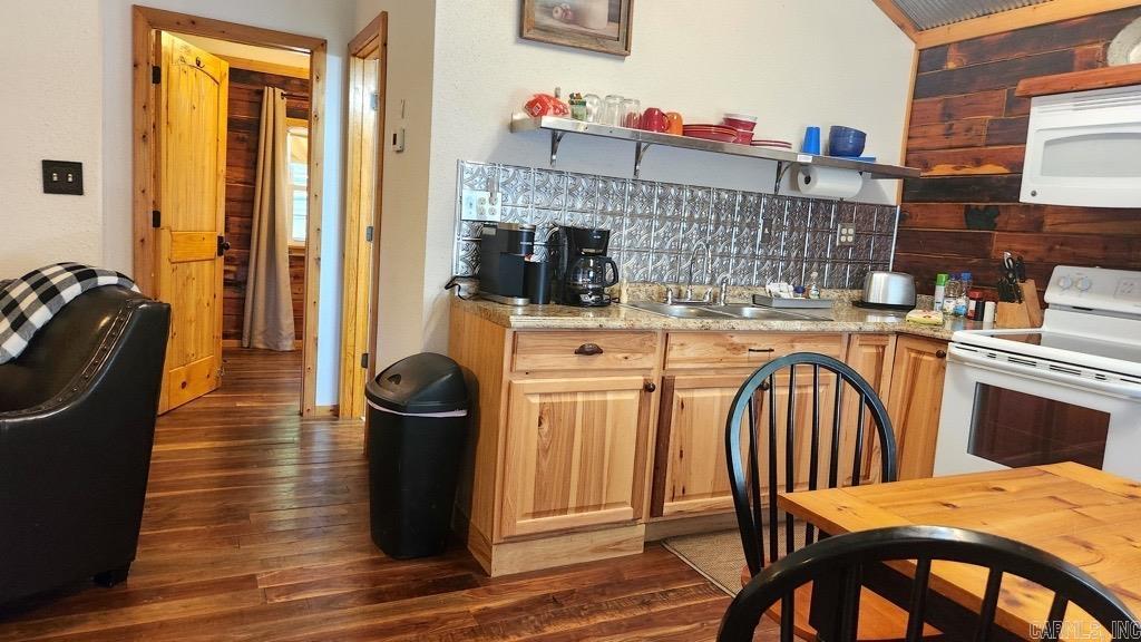 47 Uphill Trail Property Photo 32