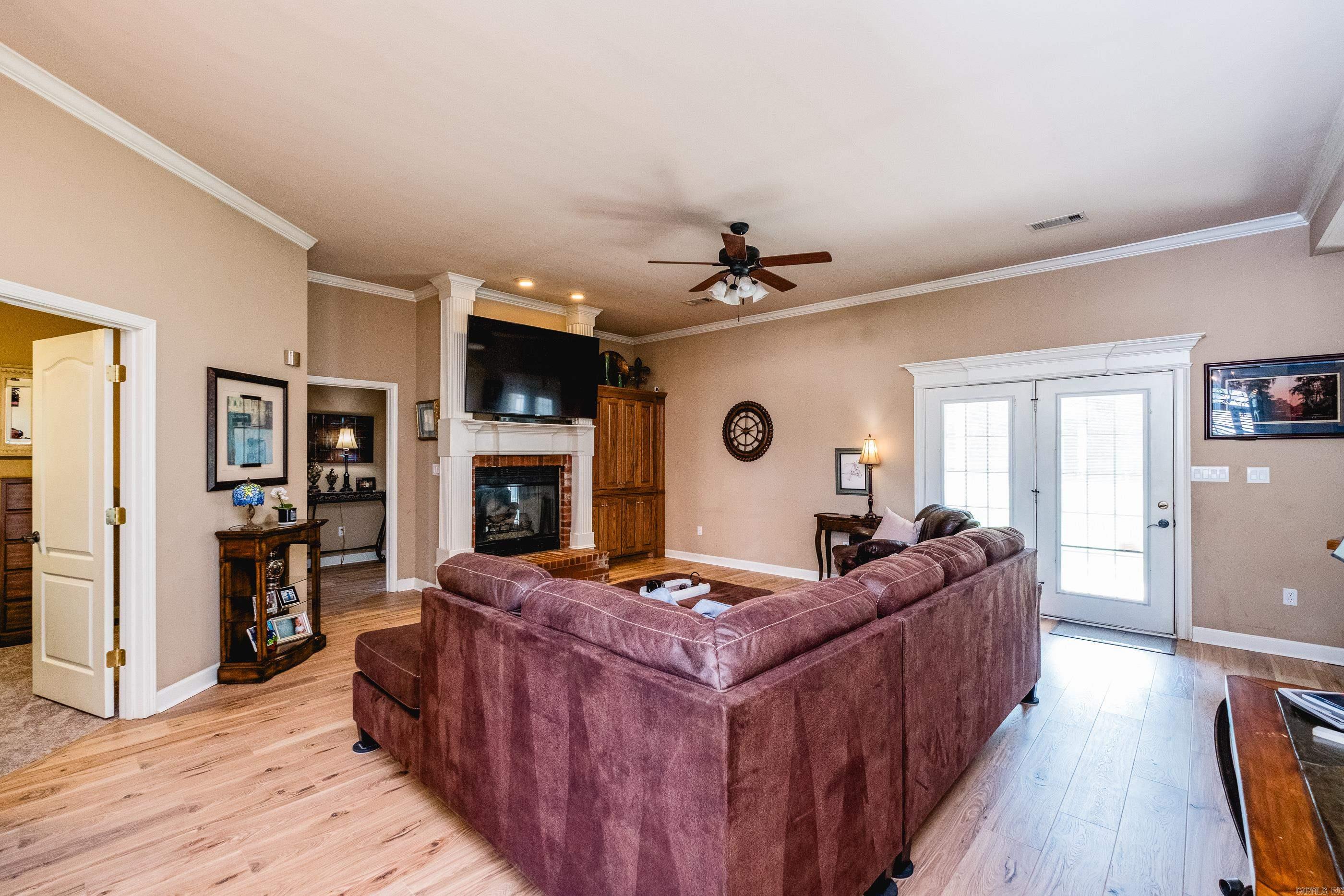 116 Valderrama Drive Property Photo 4