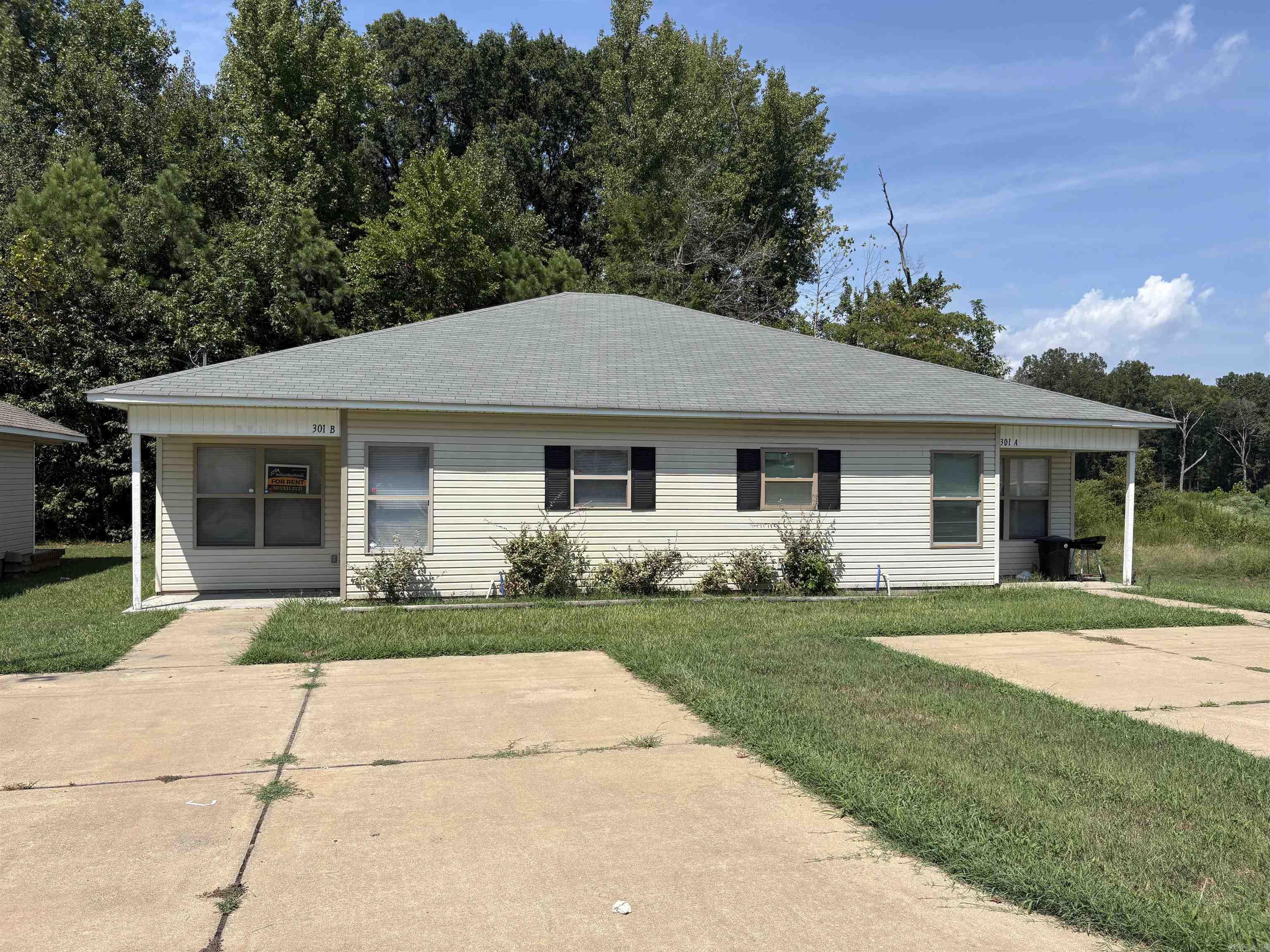 301 Clint Road B Property Photo 1