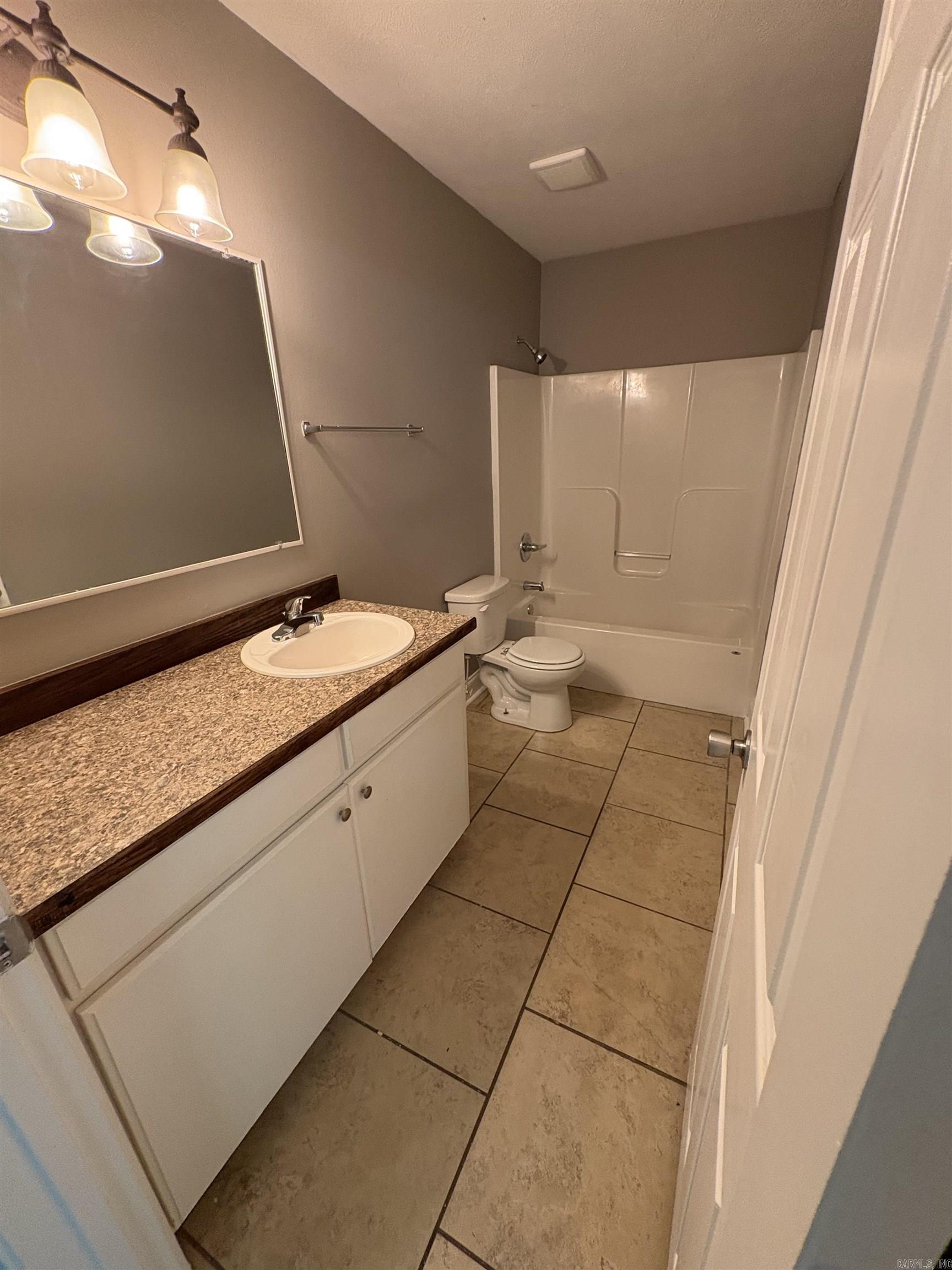 301 Clint Road B Property Photo 9