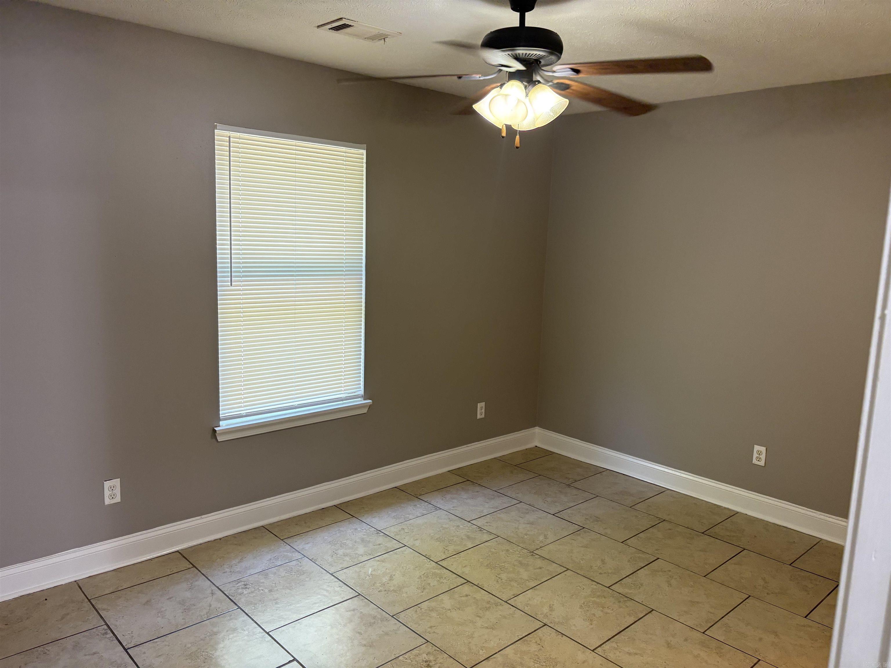 301 Clint Road B Property Photo 11