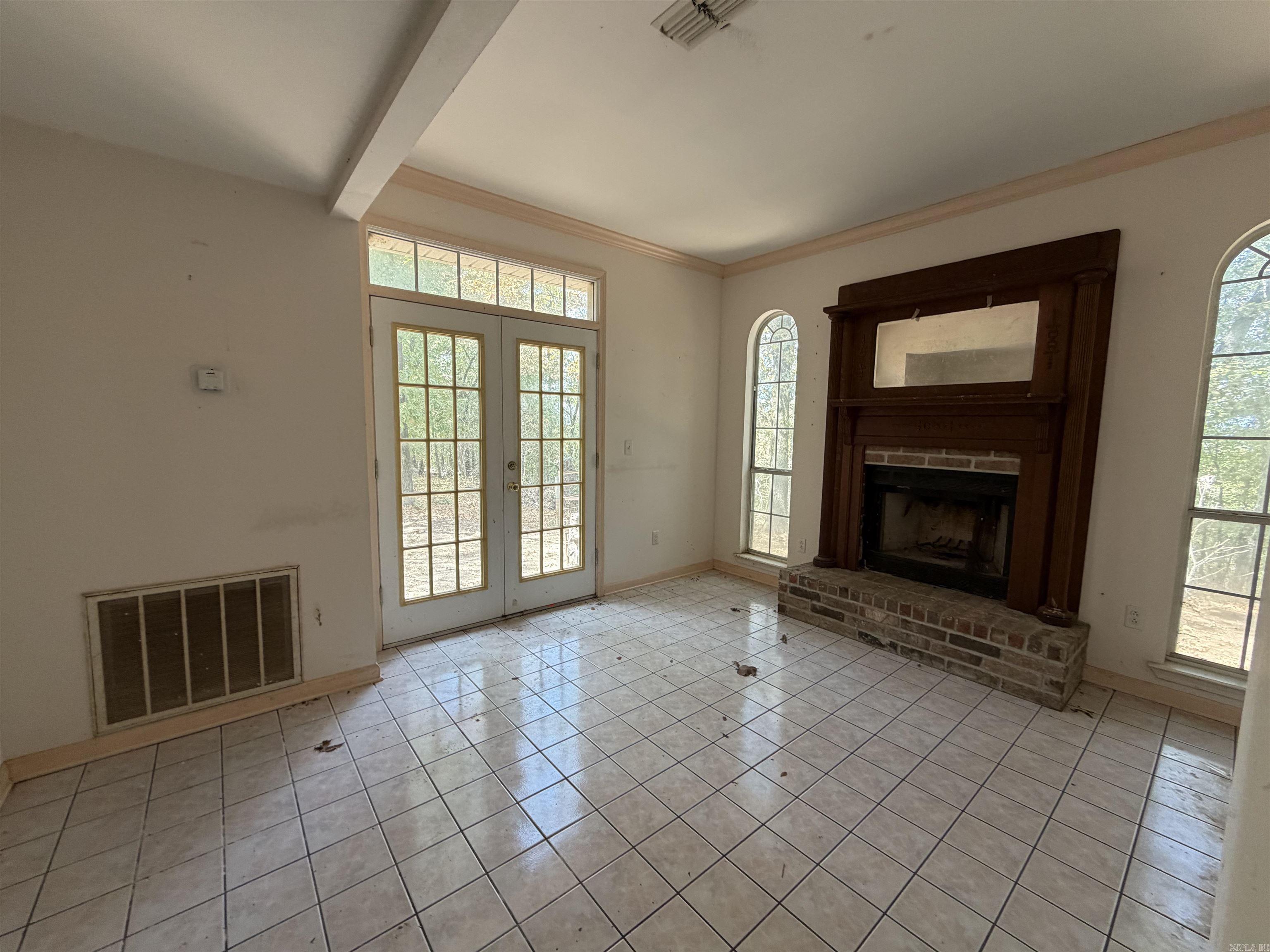 104 W Lewisburg Road Property Photo 3