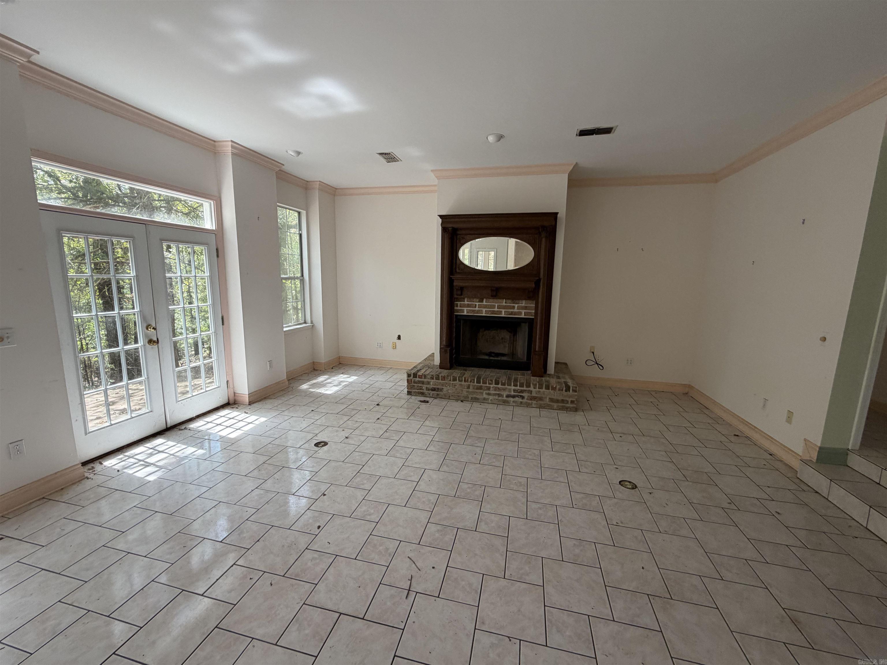 104 W Lewisburg Road Property Photo 4