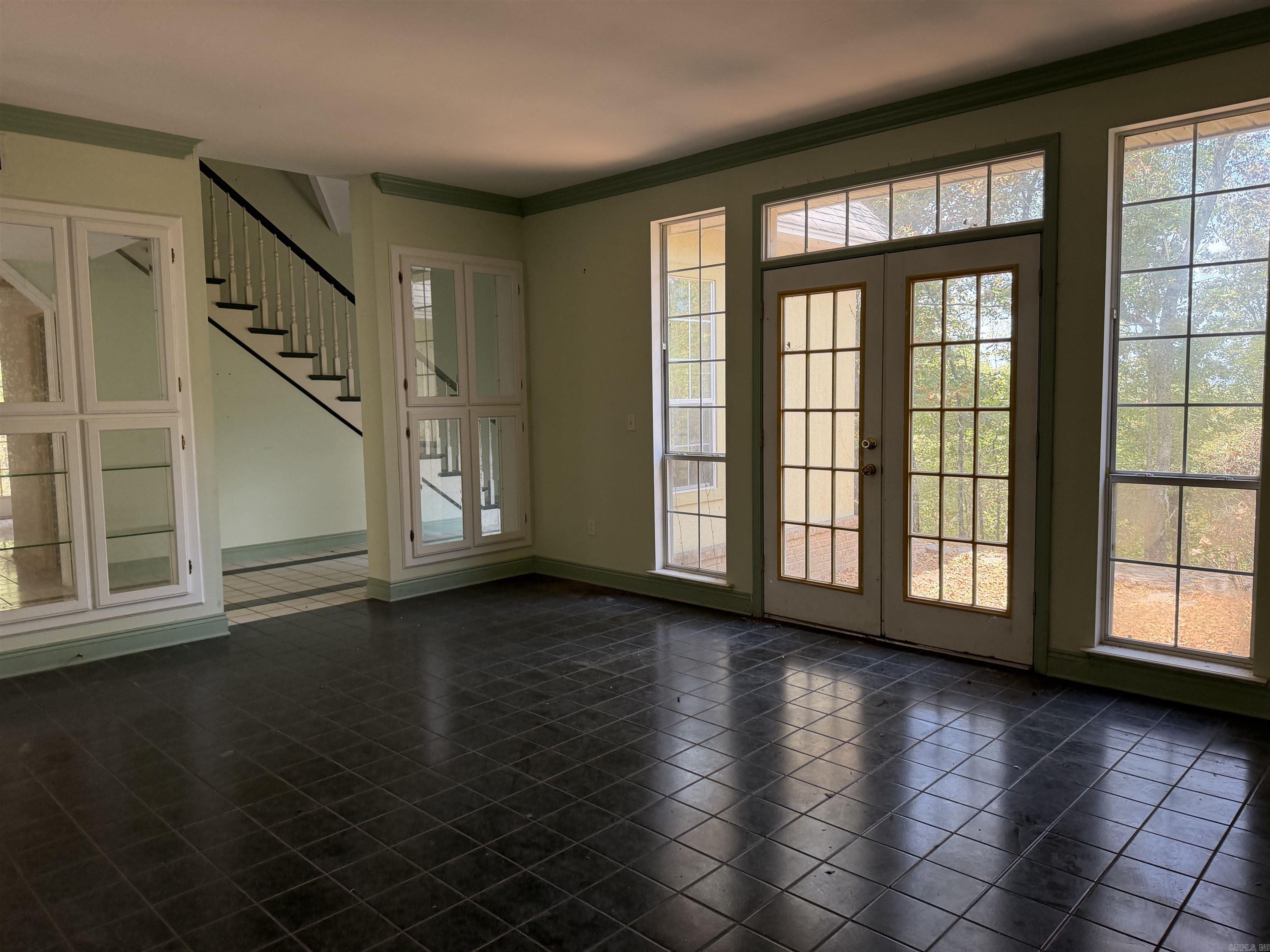 104 W Lewisburg Road Property Photo 6