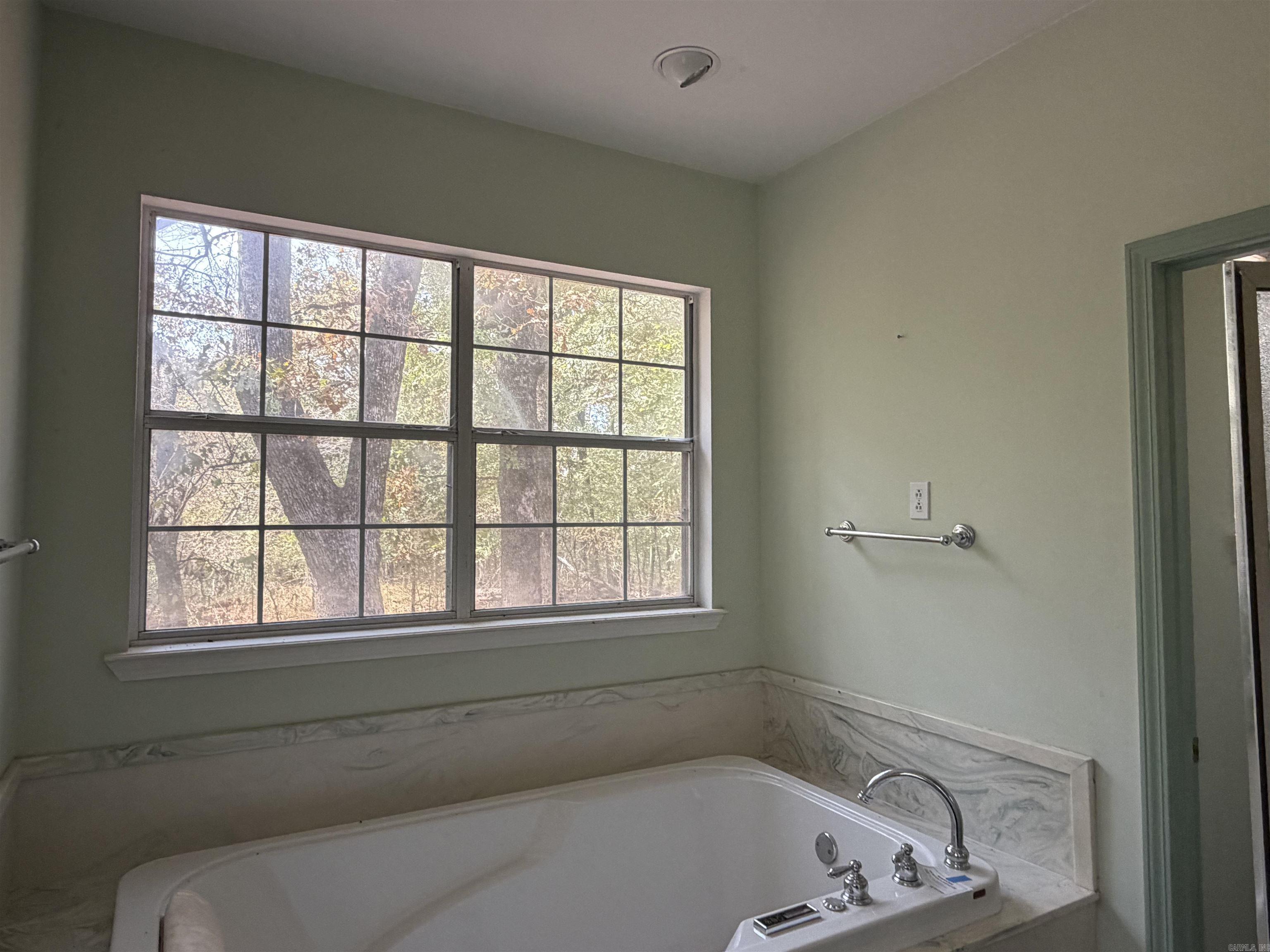 104 W Lewisburg Road Property Photo 11