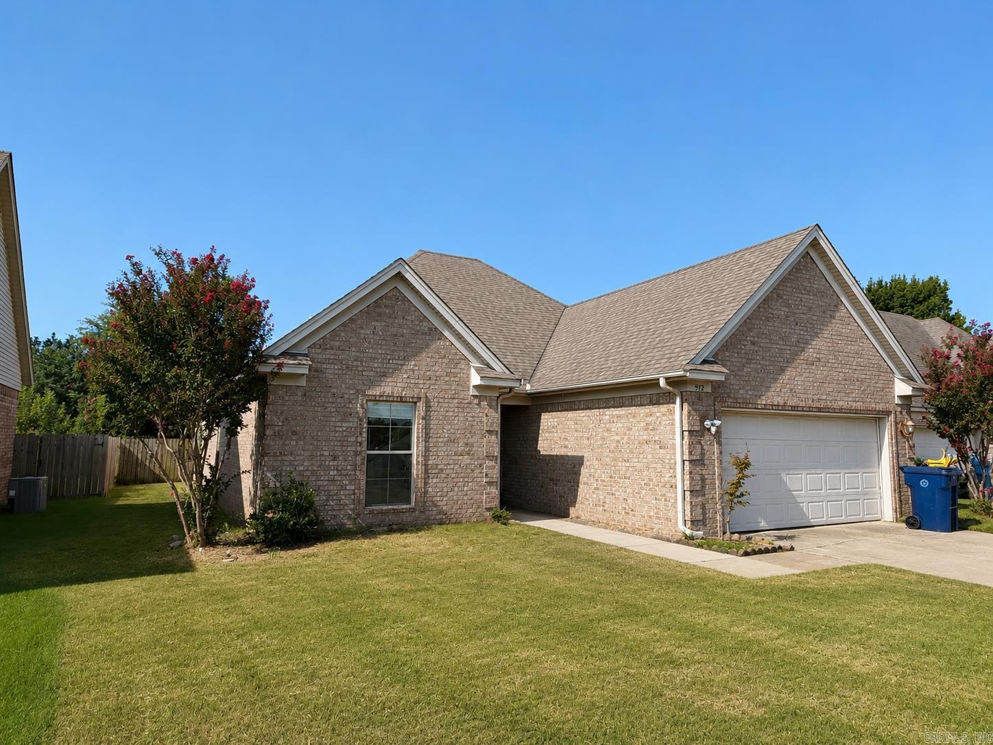 912 Neil Sain Loop Property Photo 2