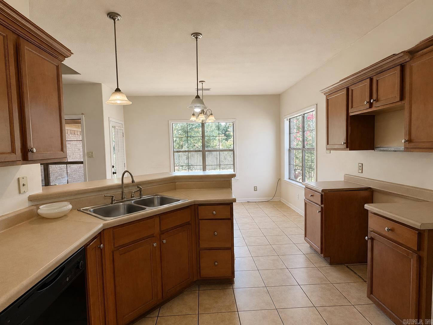 912 Neil Sain Loop Property Photo 6