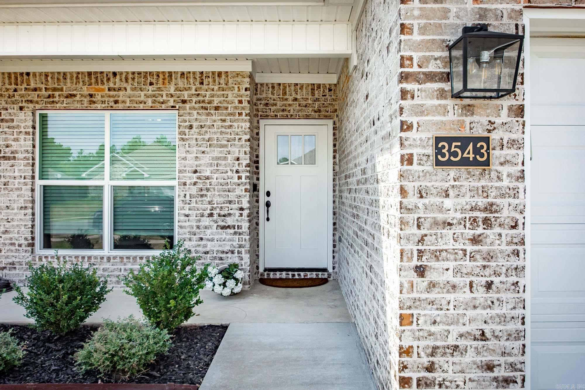 3543 Village Walk Drive Property Photo 4