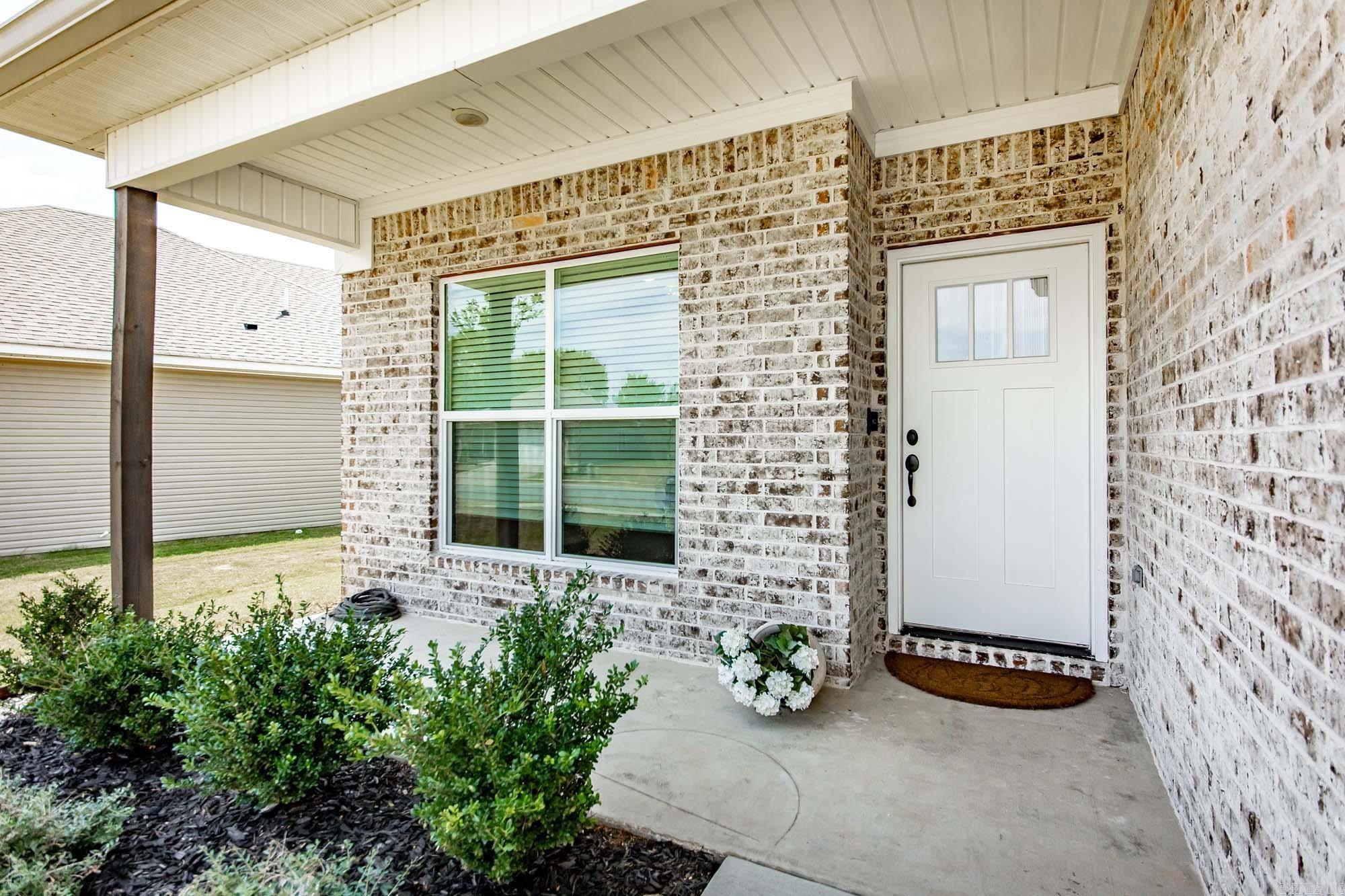 3543 Village Walk Drive Property Photo 5