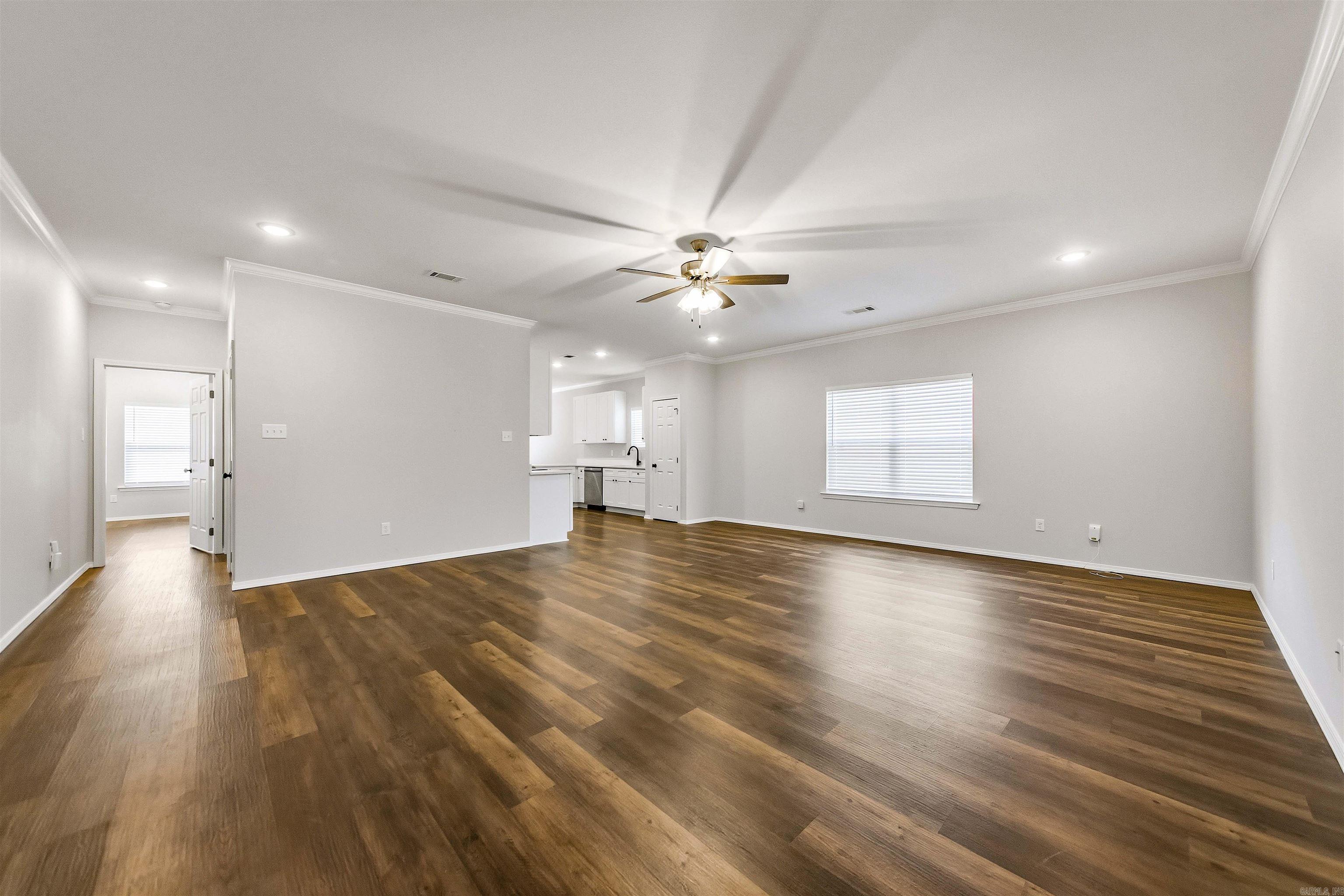 3543 Village Walk Drive Property Photo 6