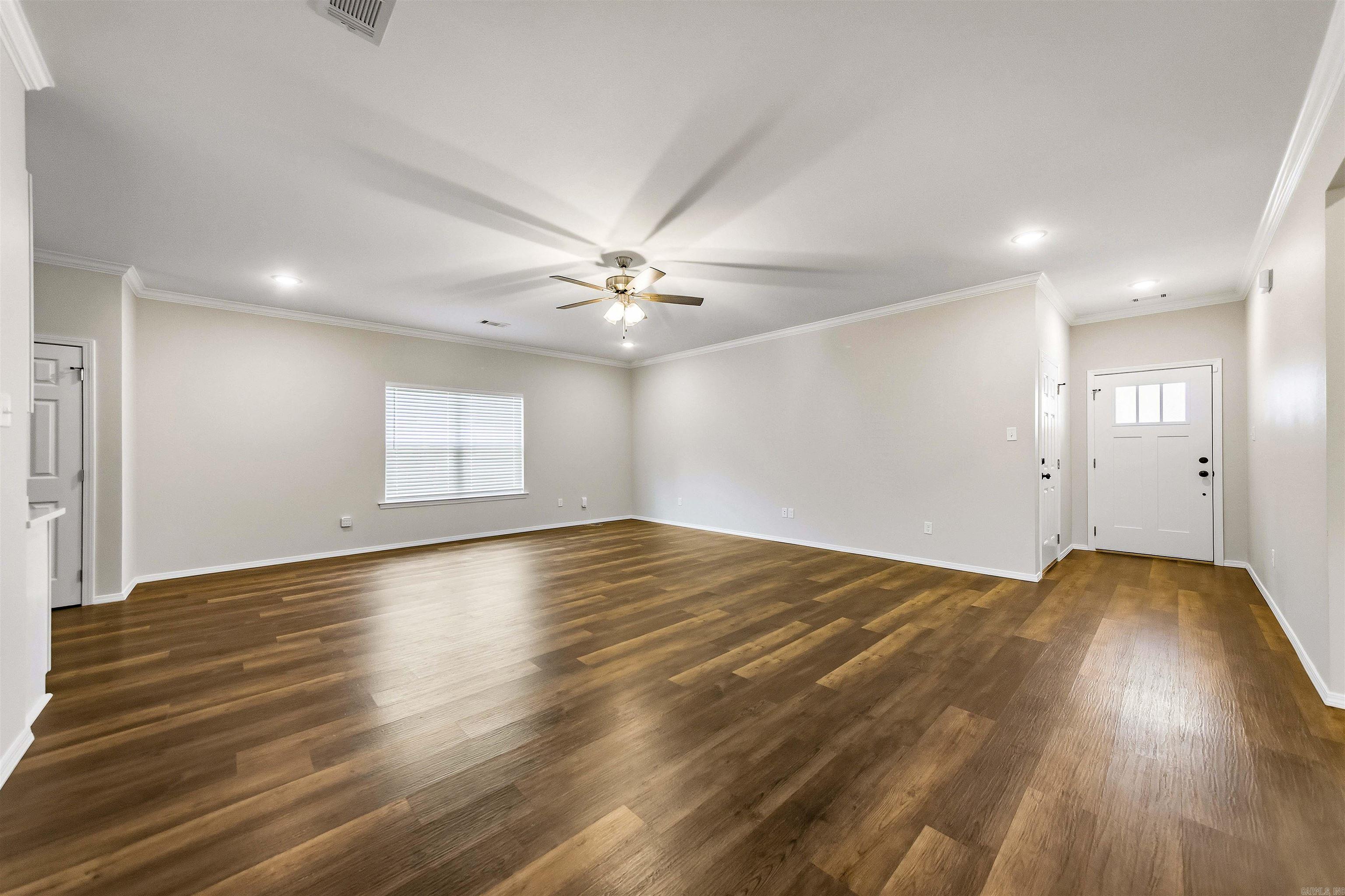 3543 Village Walk Drive Property Photo 7