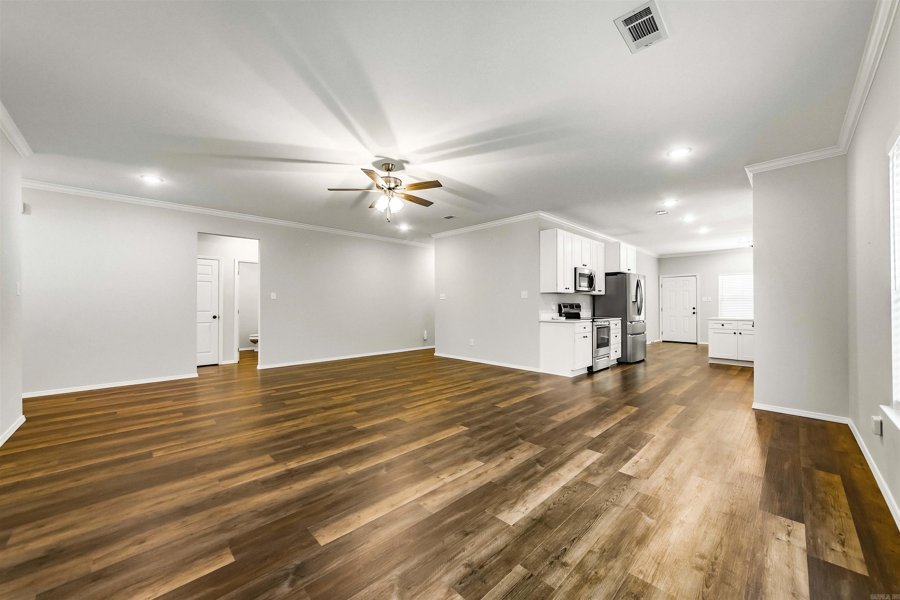 3543 Village Walk Drive Property Photo 8