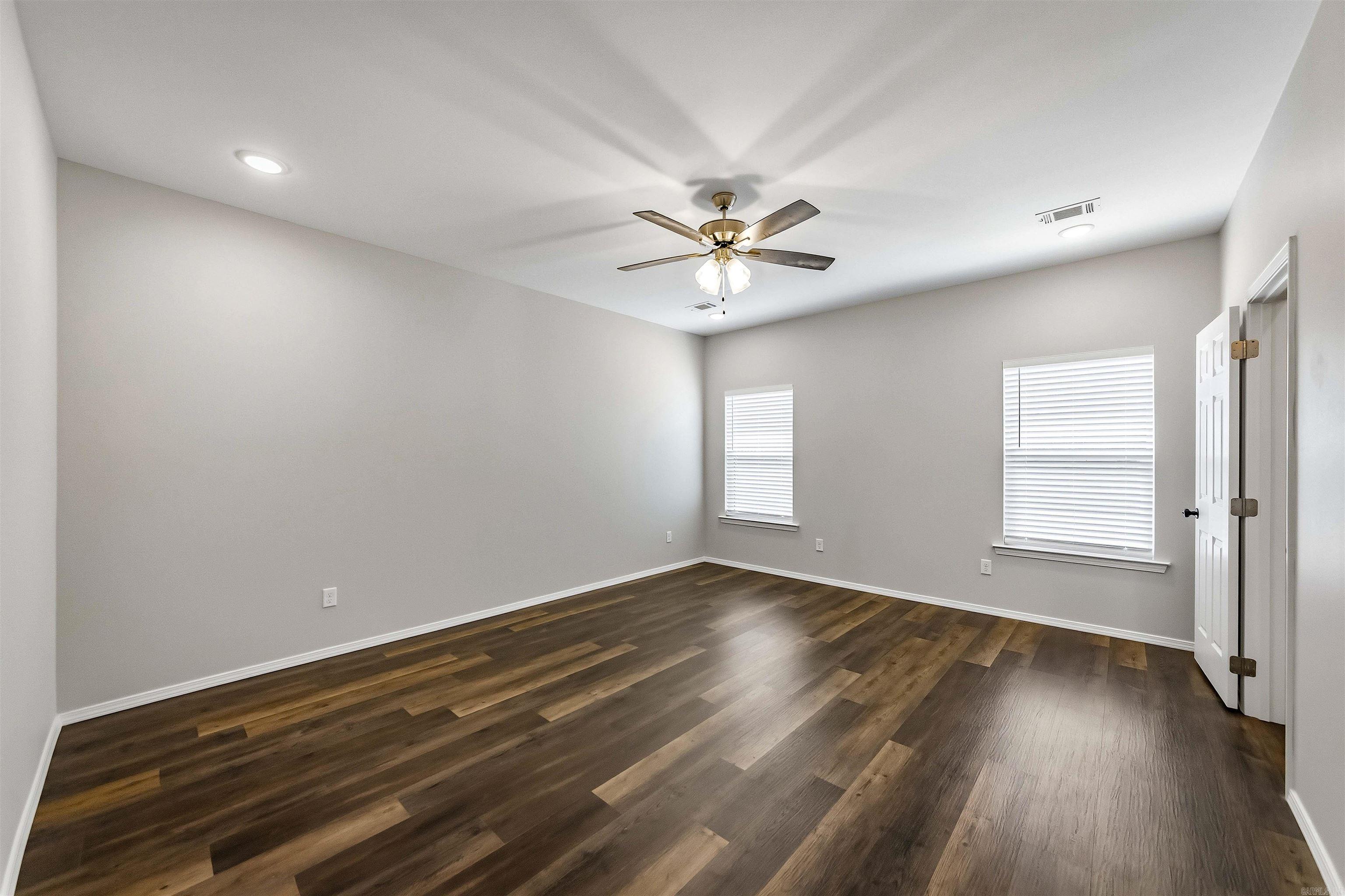 3543 Village Walk Drive Property Photo 11