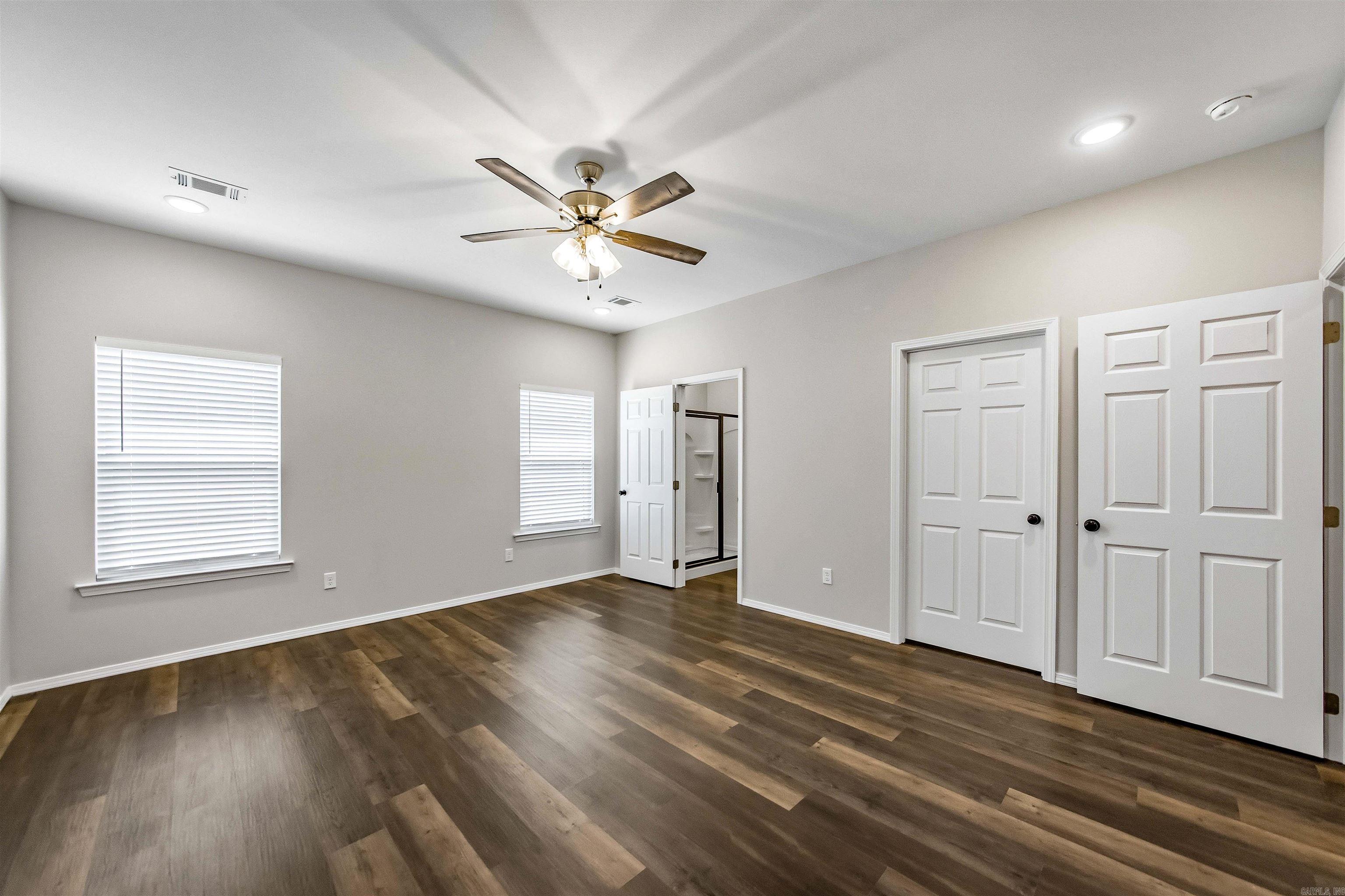 3543 Village Walk Drive Property Photo 12