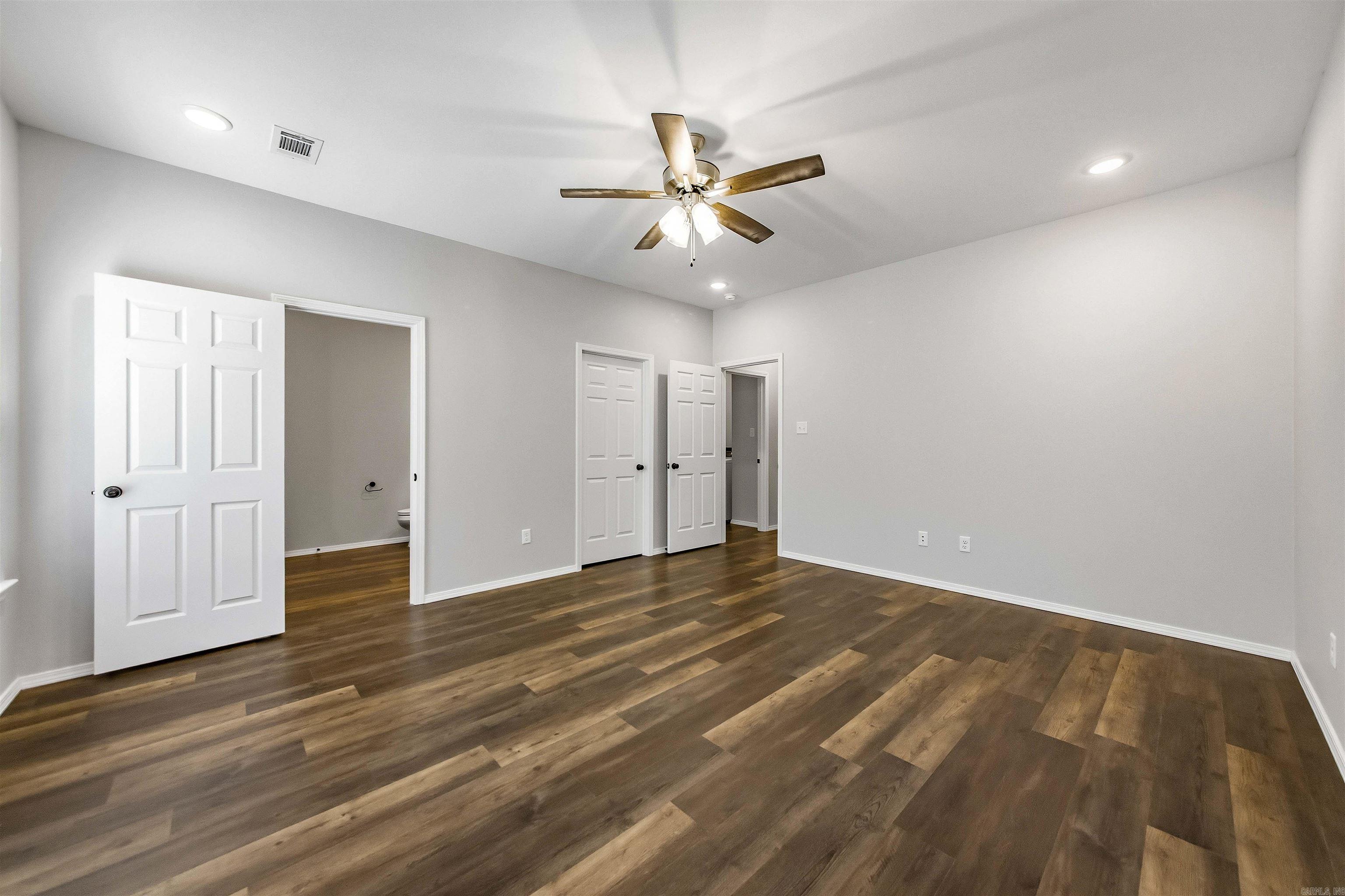 3543 Village Walk Drive Property Photo 14