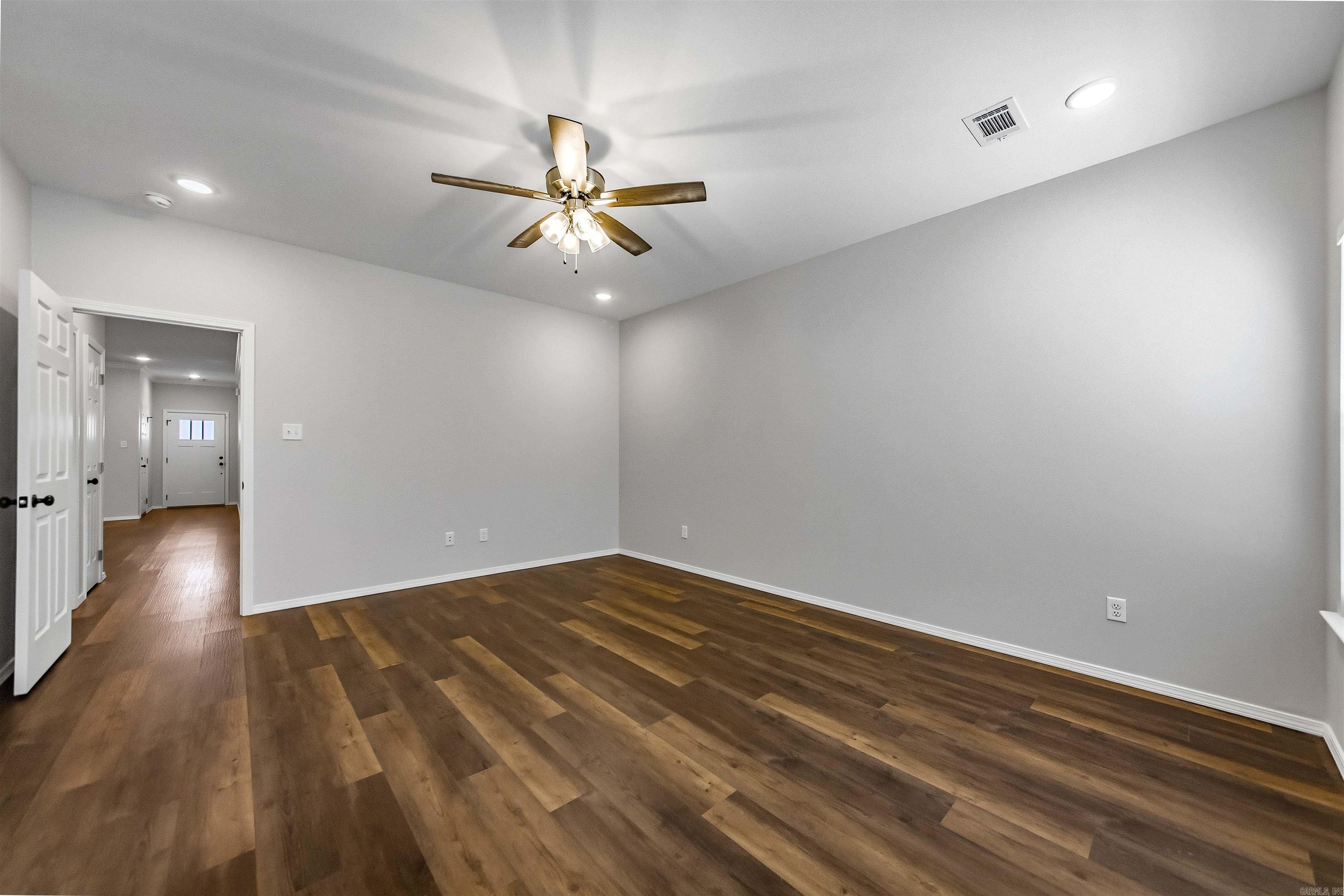 3543 Village Walk Drive Property Photo 17
