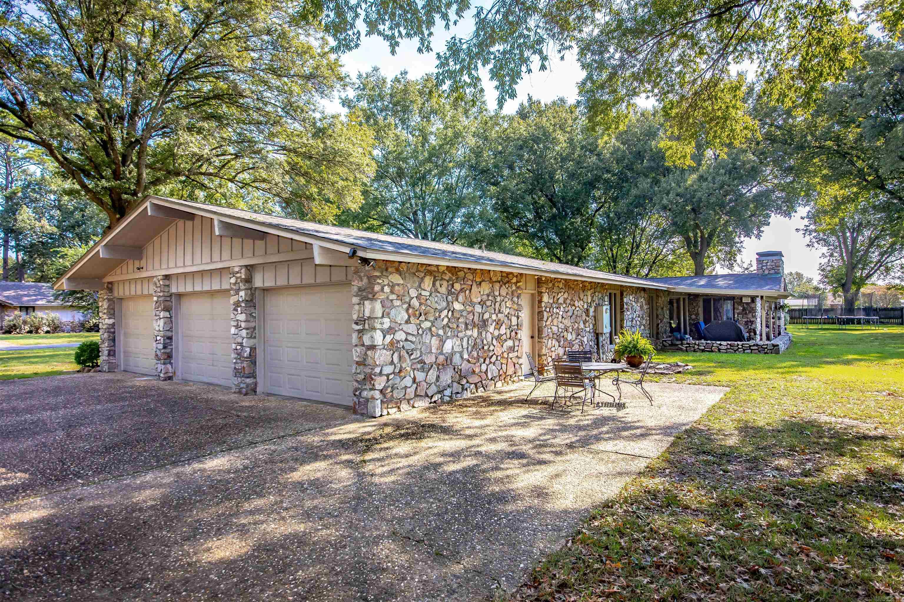 204 Cherry Street Property Photo 3