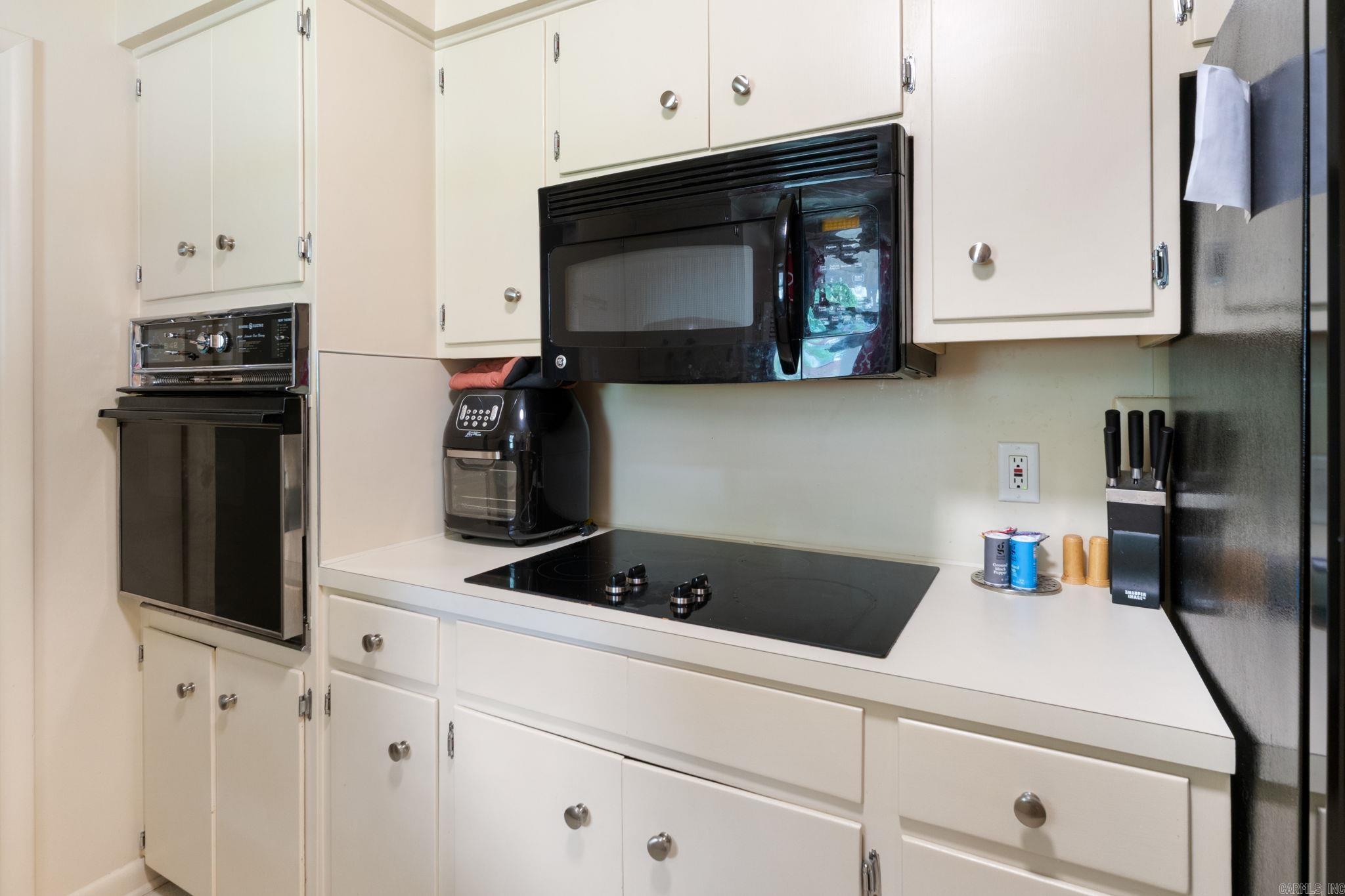 618 Hall Drive Property Photo 10
