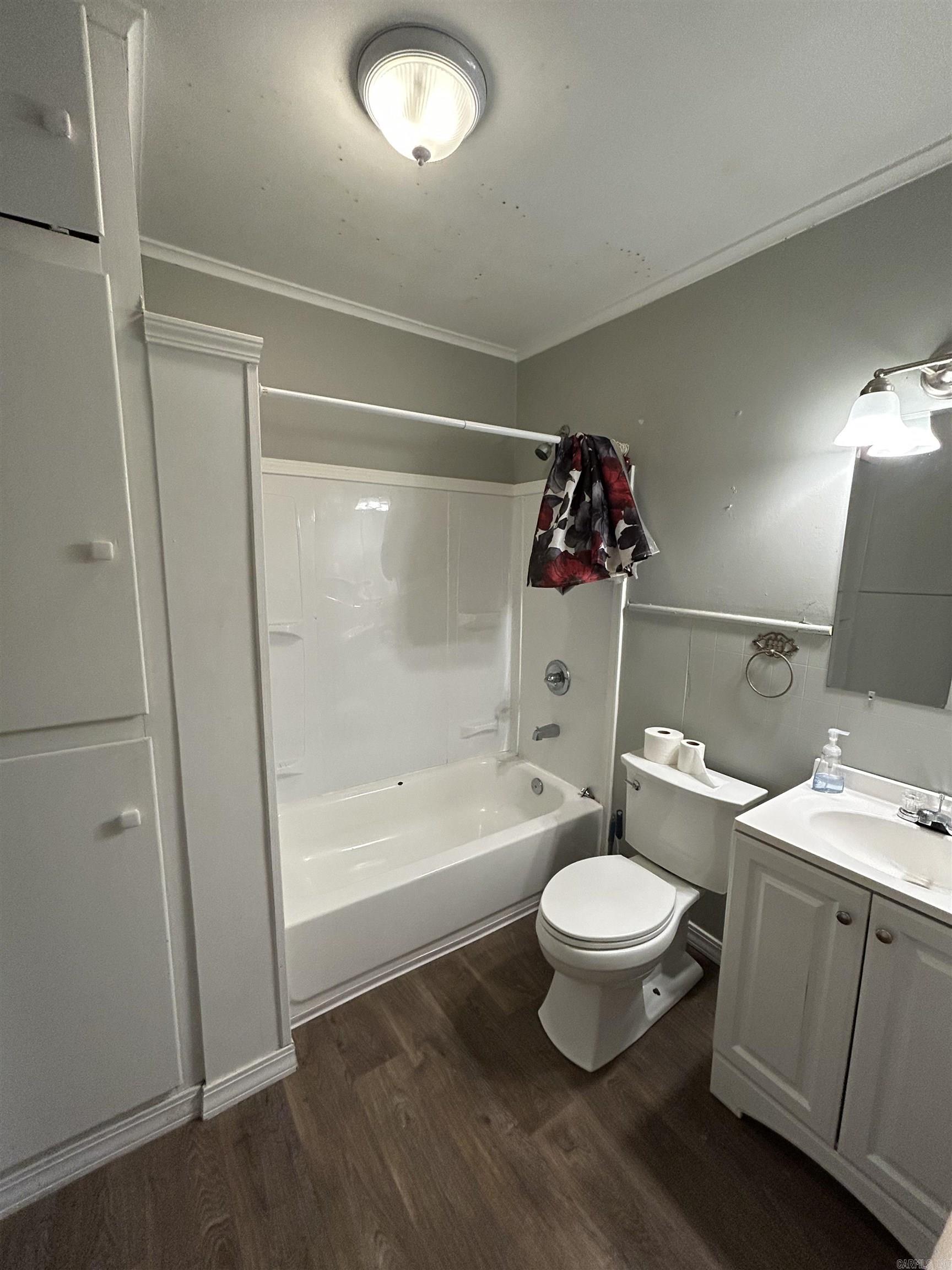 1113 N College Ave Property Photo 10