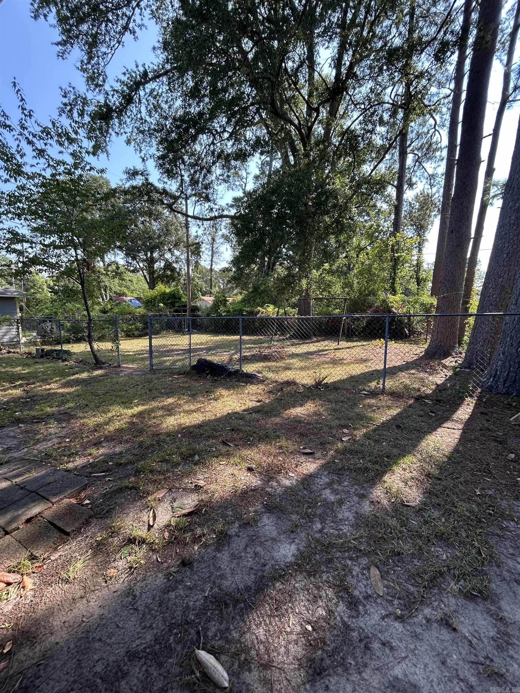 1113 N College Ave Property Photo 14