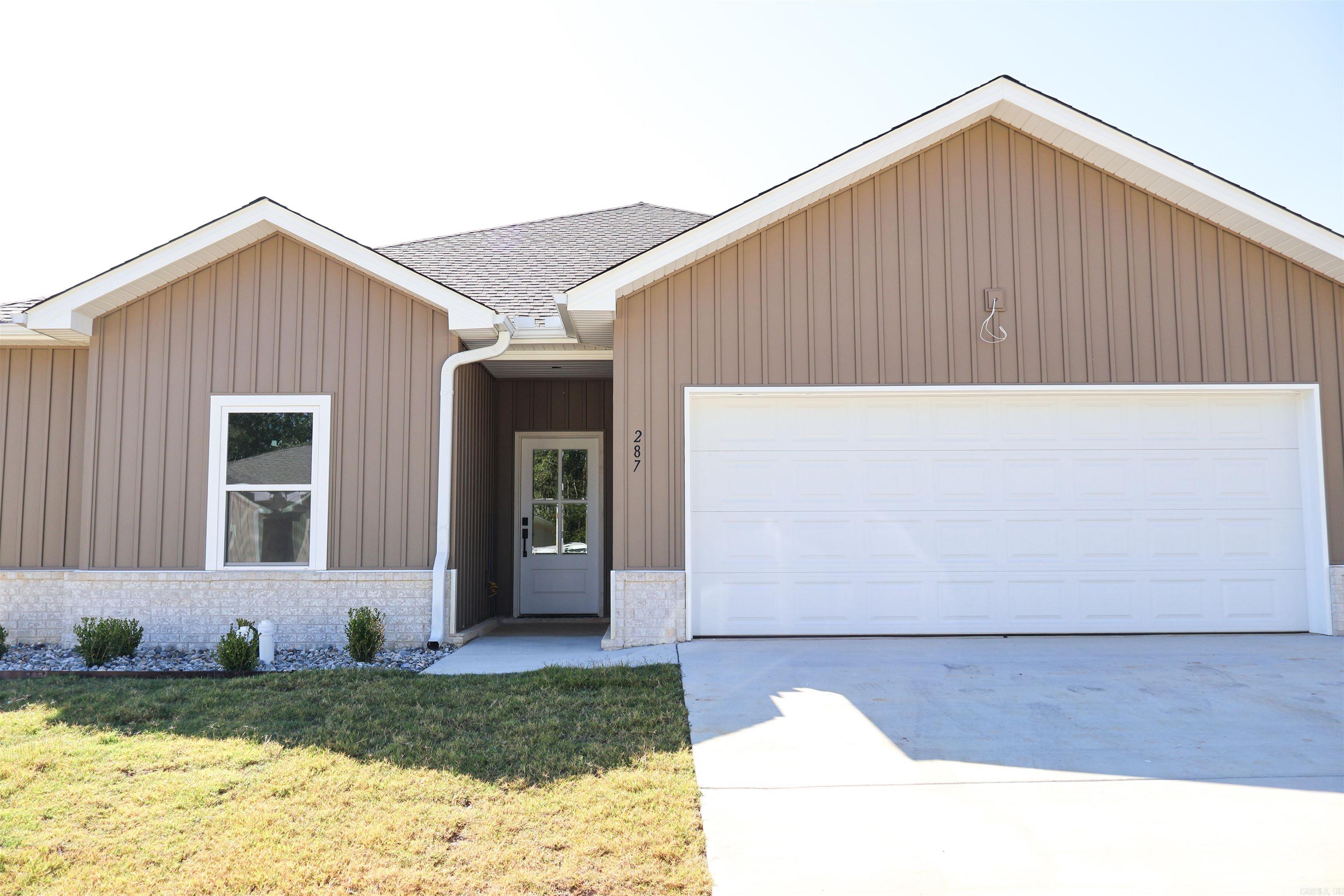 287 Everest Street Property Photo 1