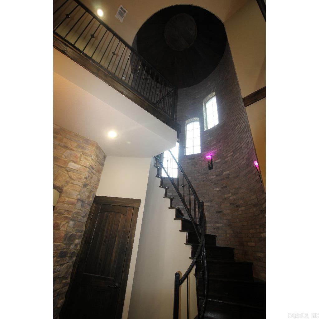4901 Darr Hill Road Property Photo 8