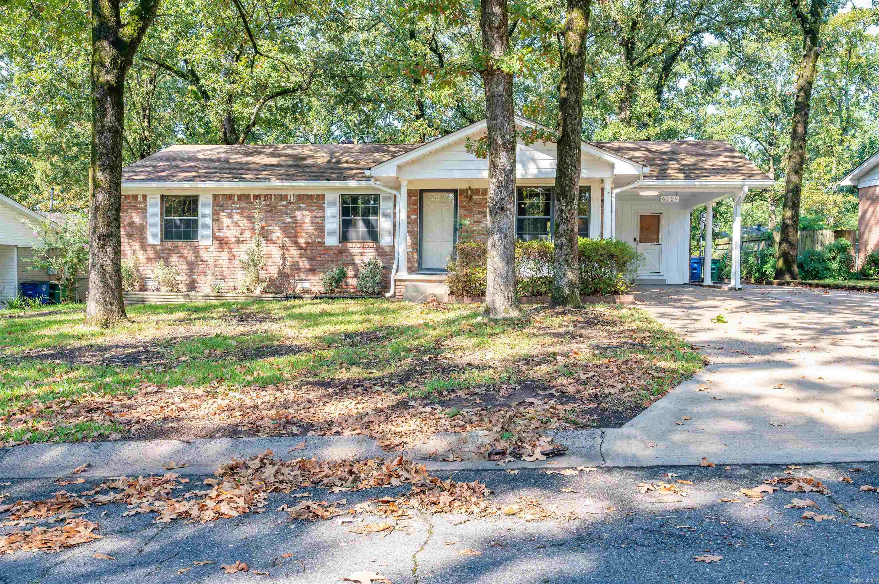 6209 Pawnee Drive Property Photo 1