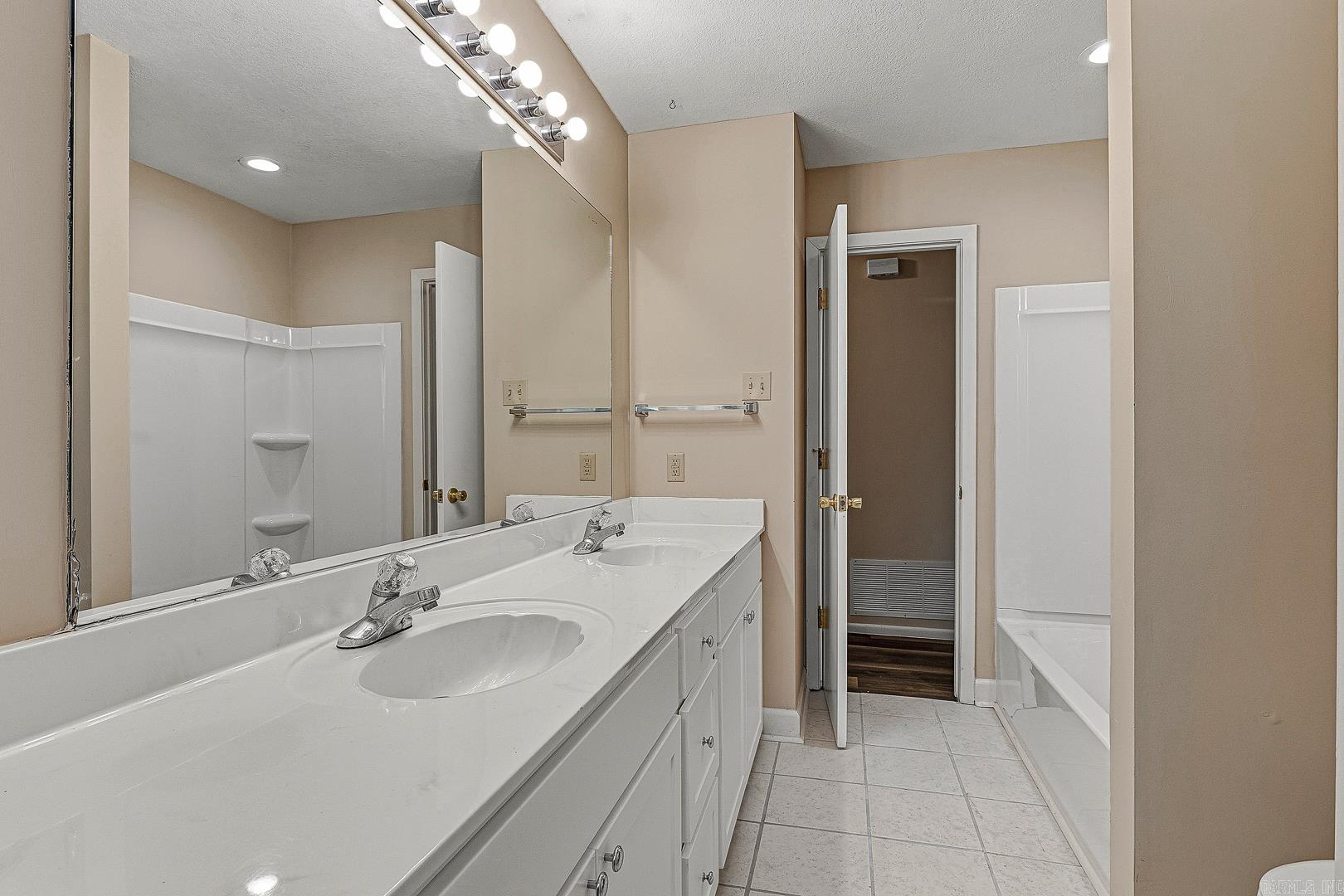 1610 Tanglewood Drive Property Photo 12