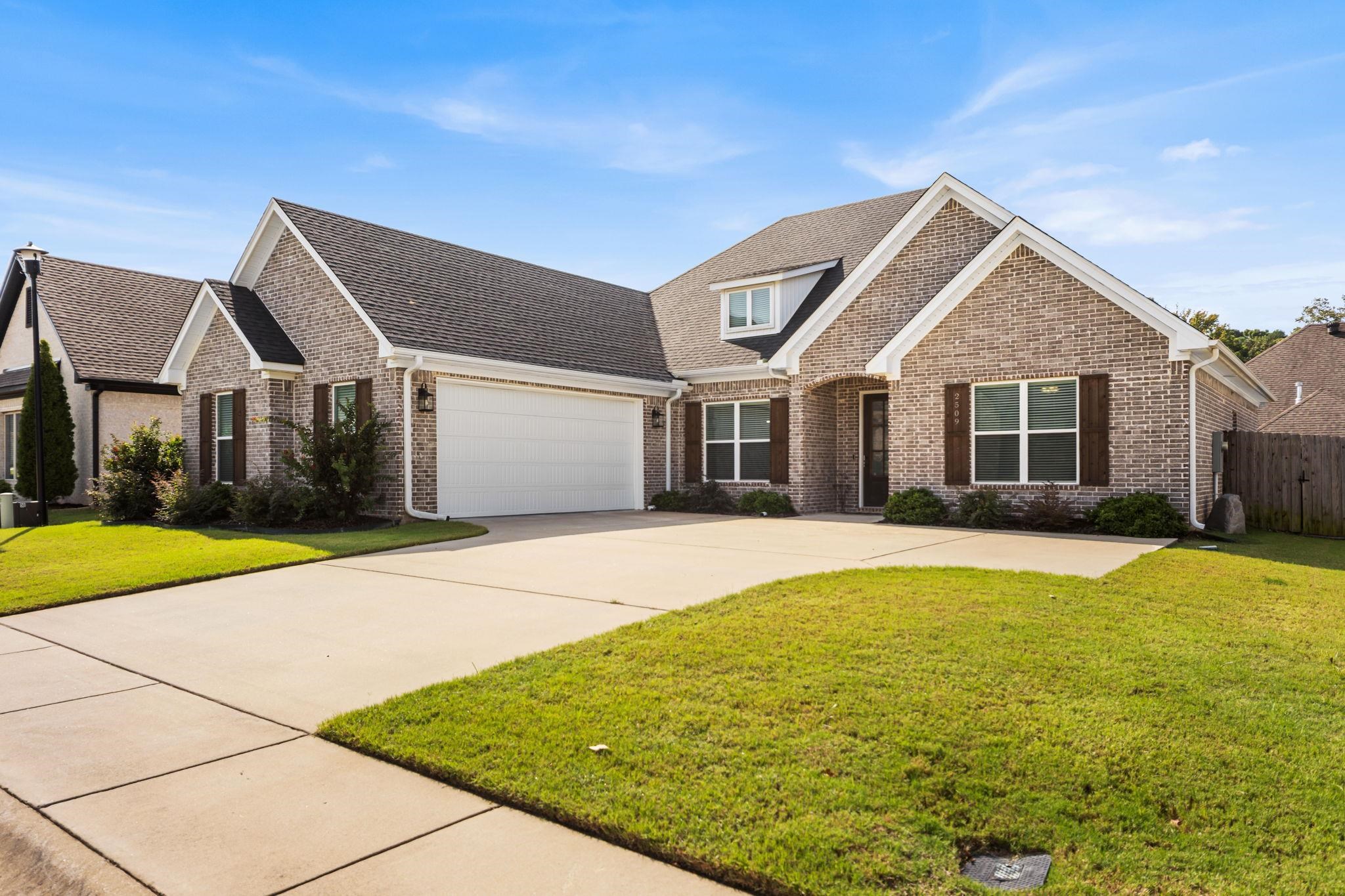 2509 Hurricane Gardens Drive Property Photo 1