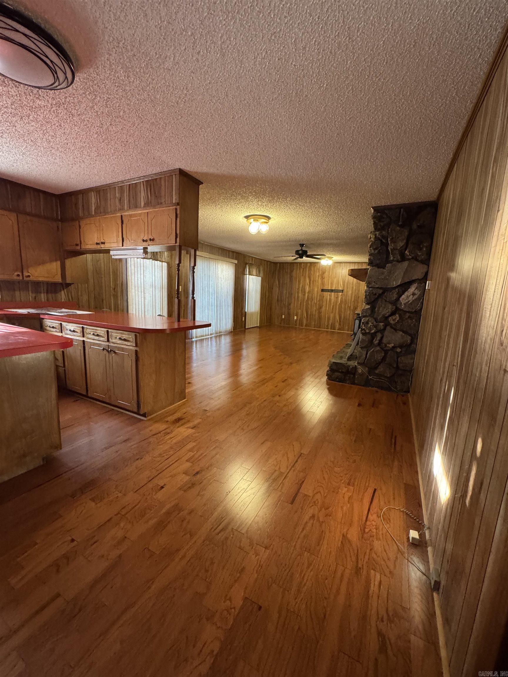 5541 Sunshine Property Photo 7