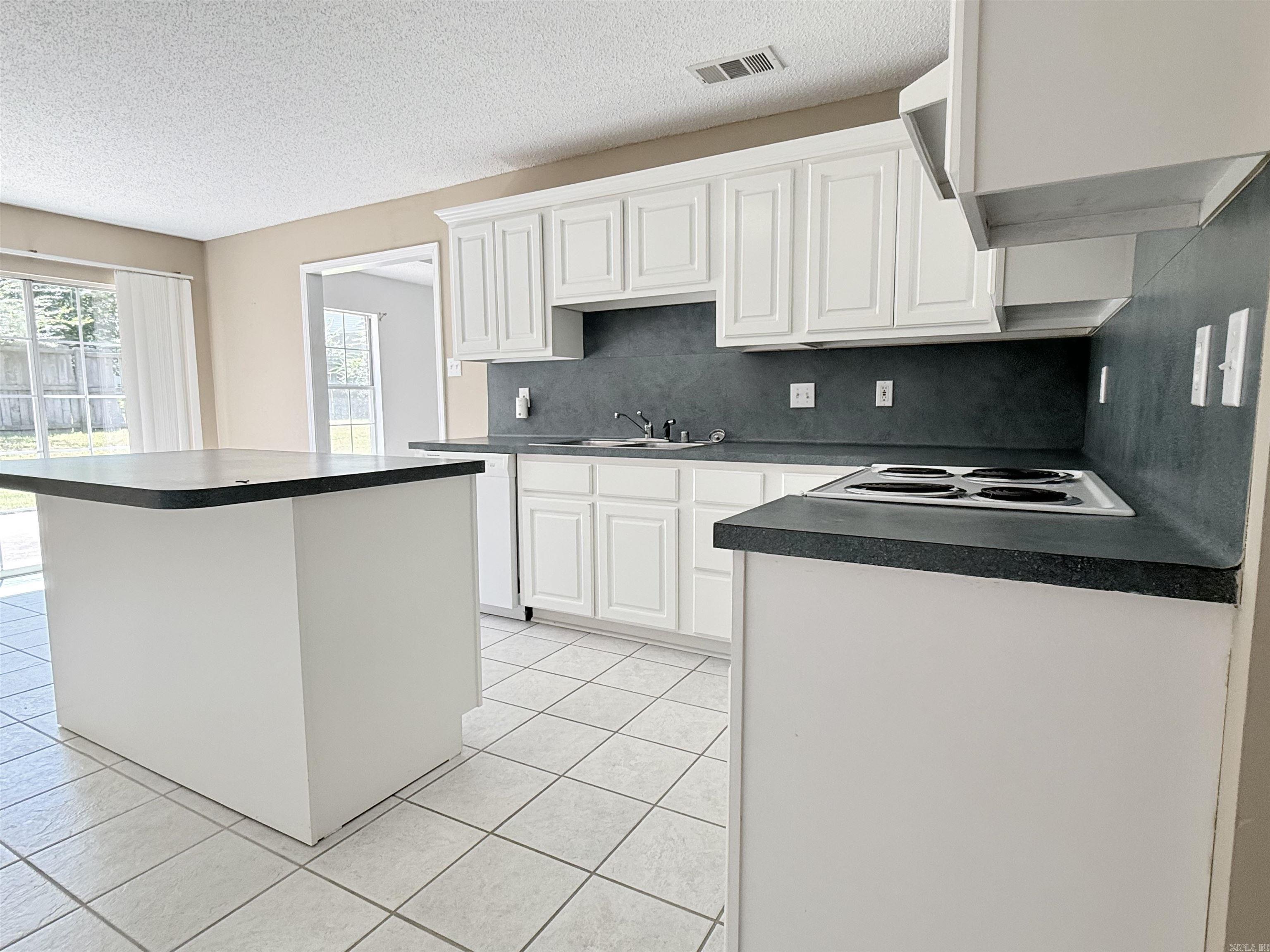 917 Timberwolf Trail Property Photo 14