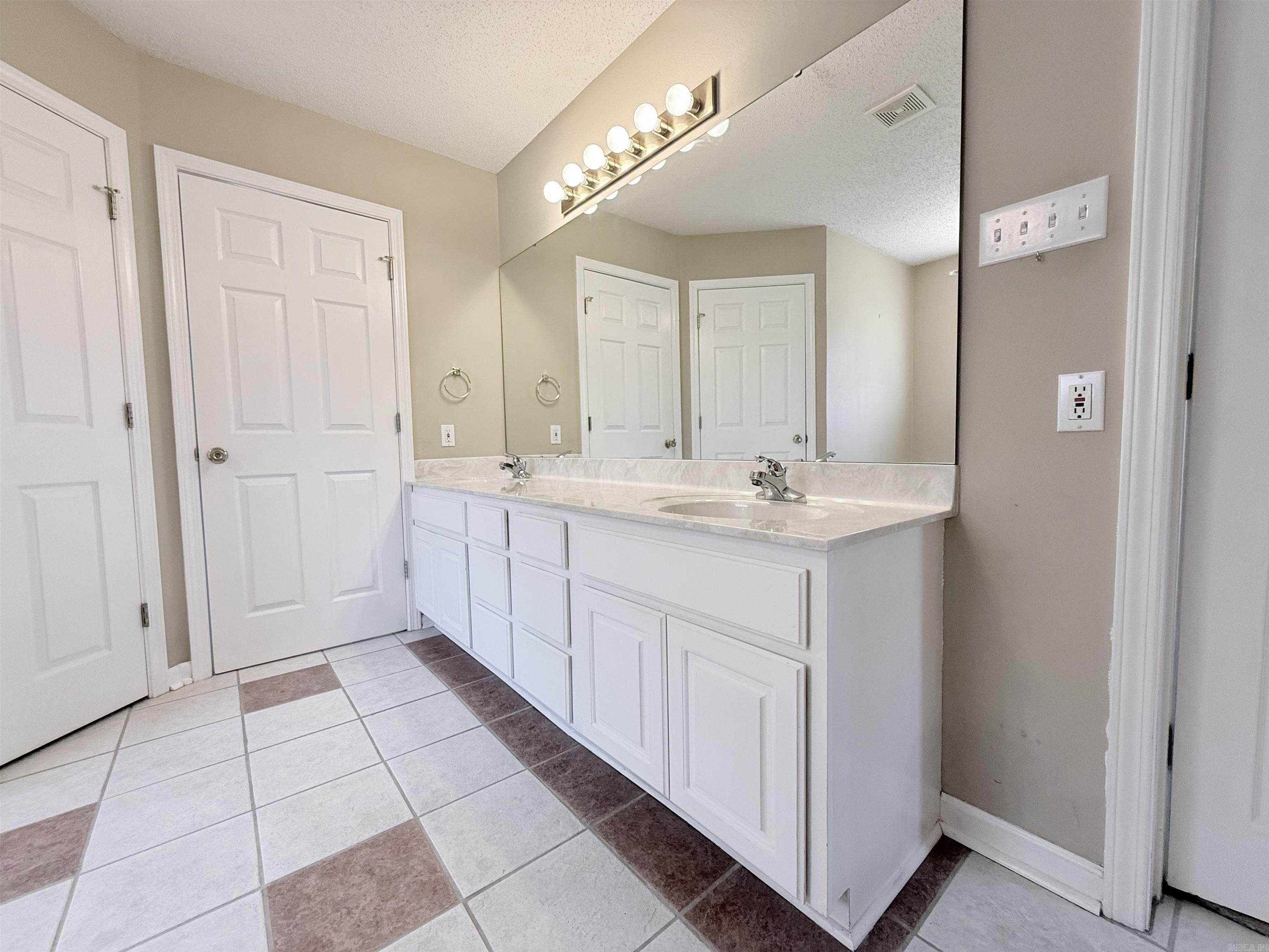 917 Timberwolf Trail Property Photo 22