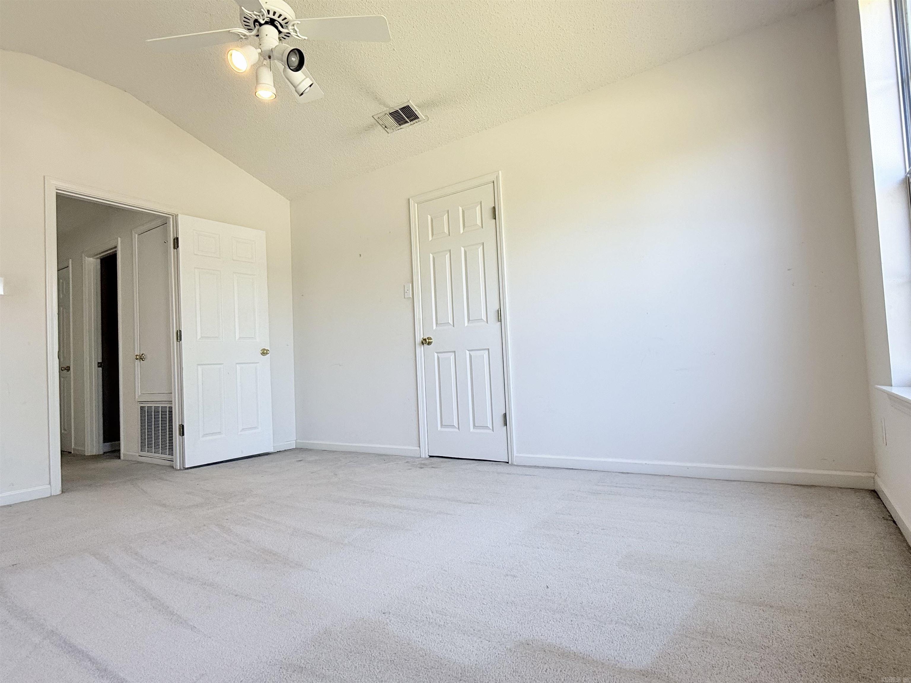 917 Timberwolf Trail Property Photo 32